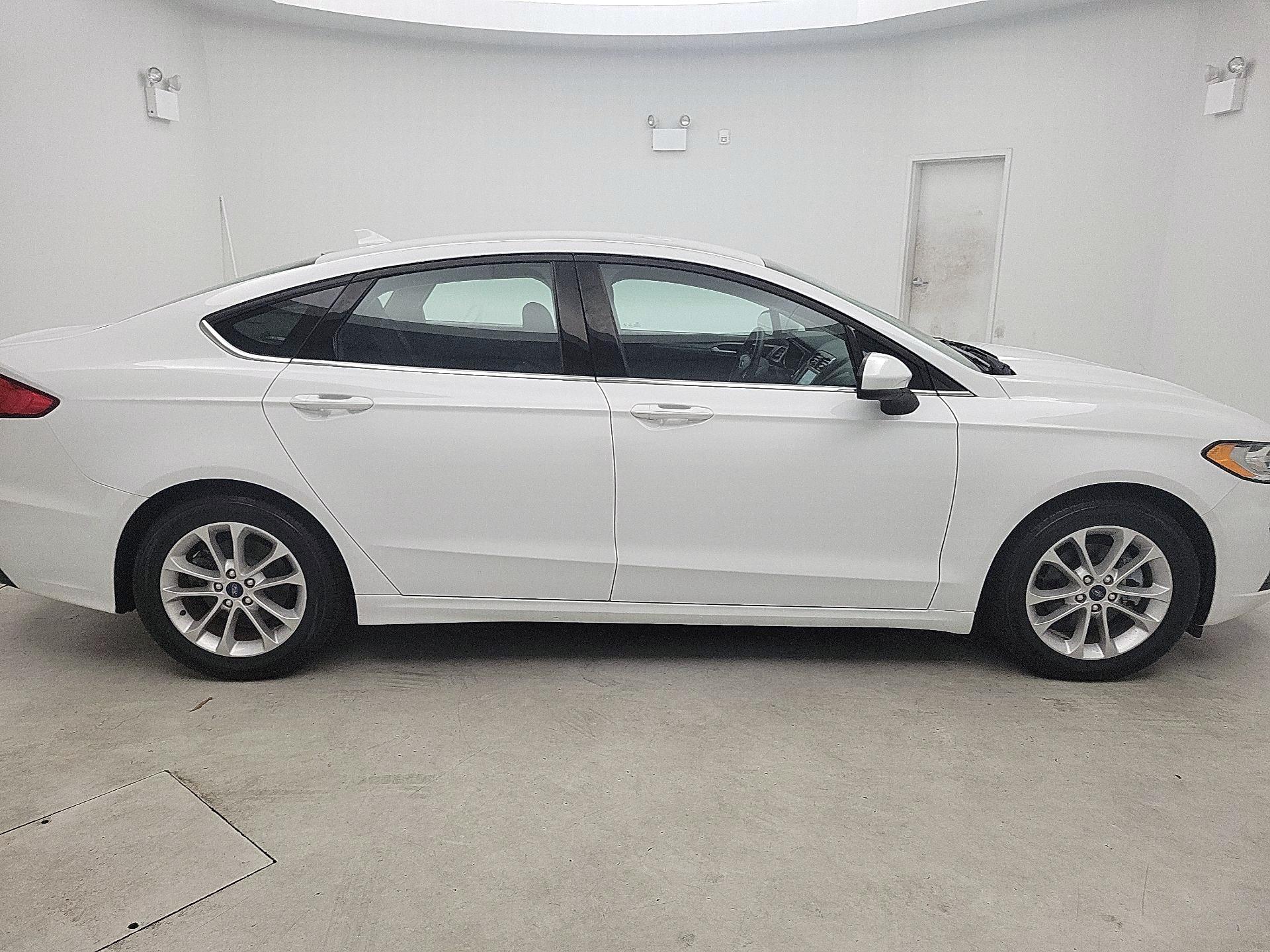 Thumbnail: 2020 Ford Fusion - 4