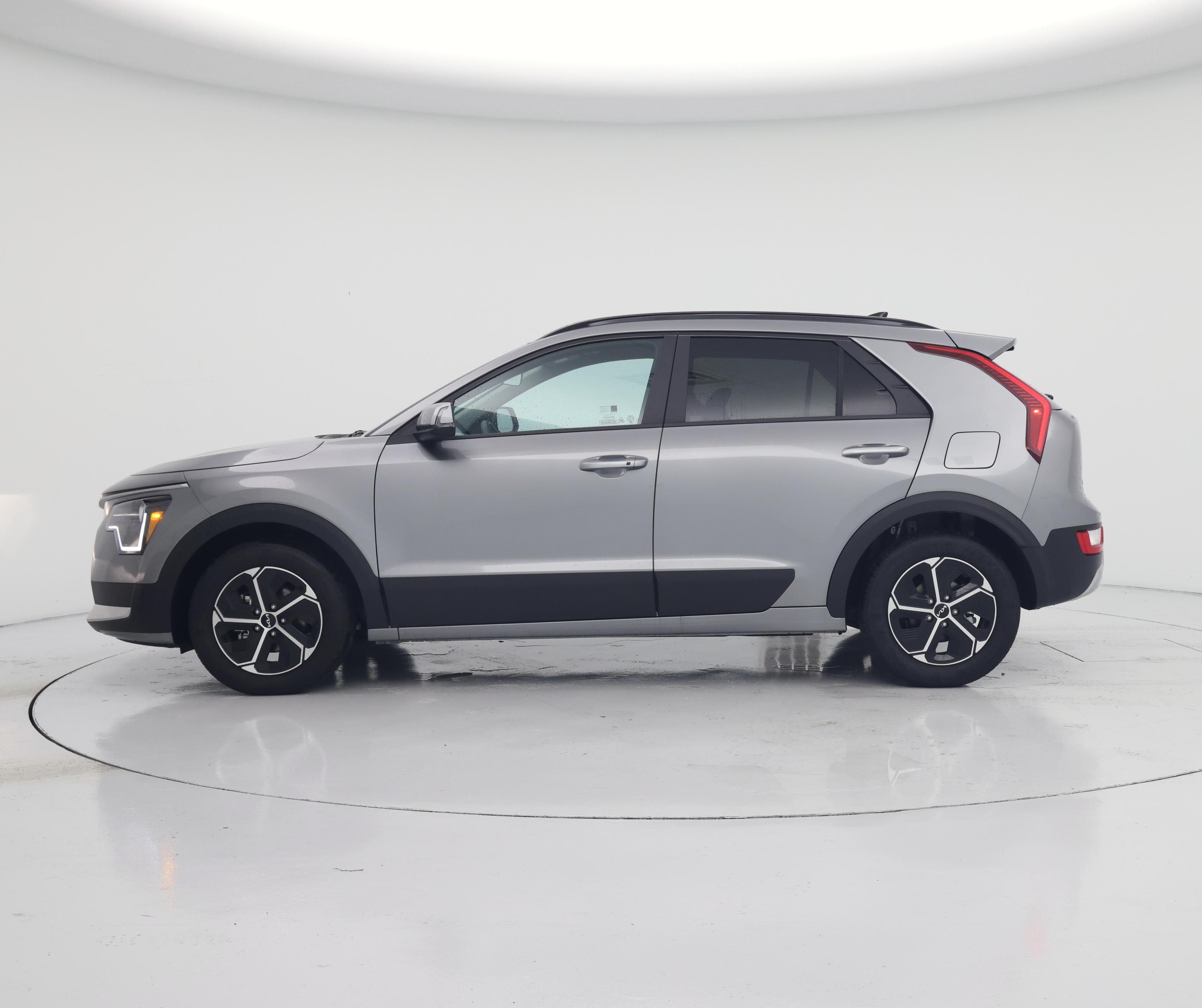 Thumbnail: 2026 Kia Niro - 3
