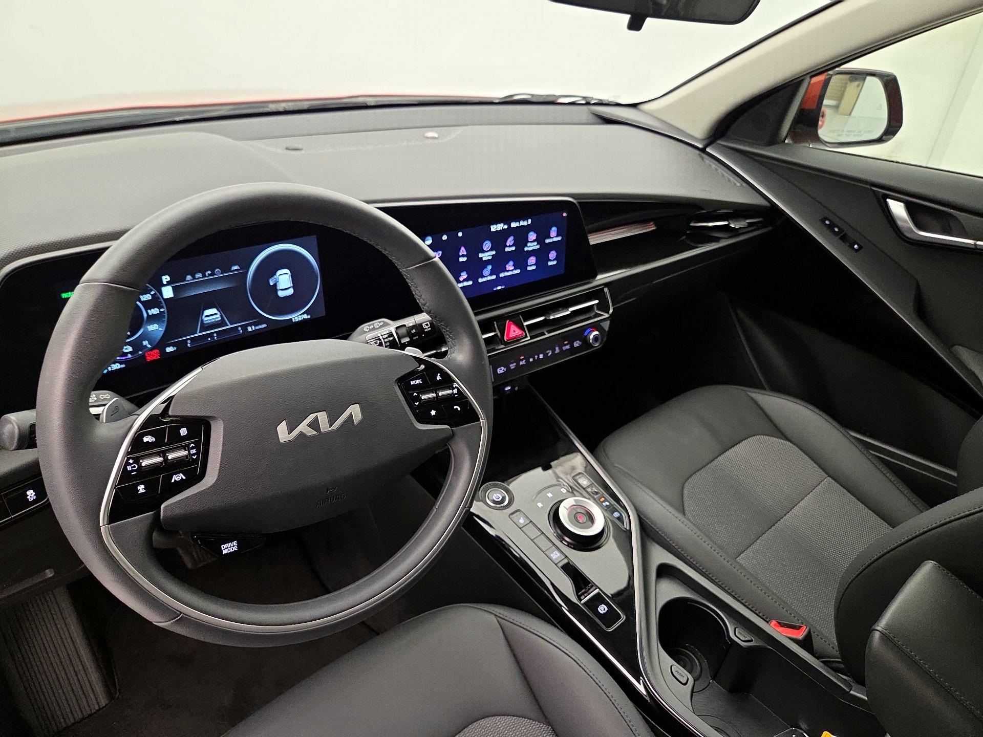 Thumbnail: 2023 Kia Niro - 9