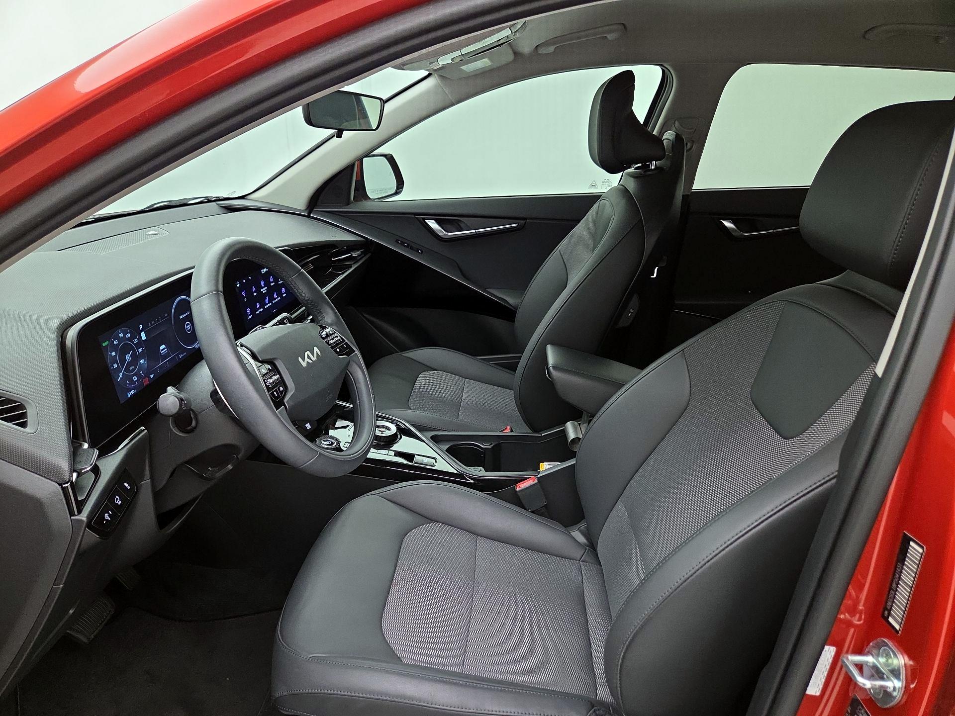 Thumbnail: 2023 Kia Niro - 11