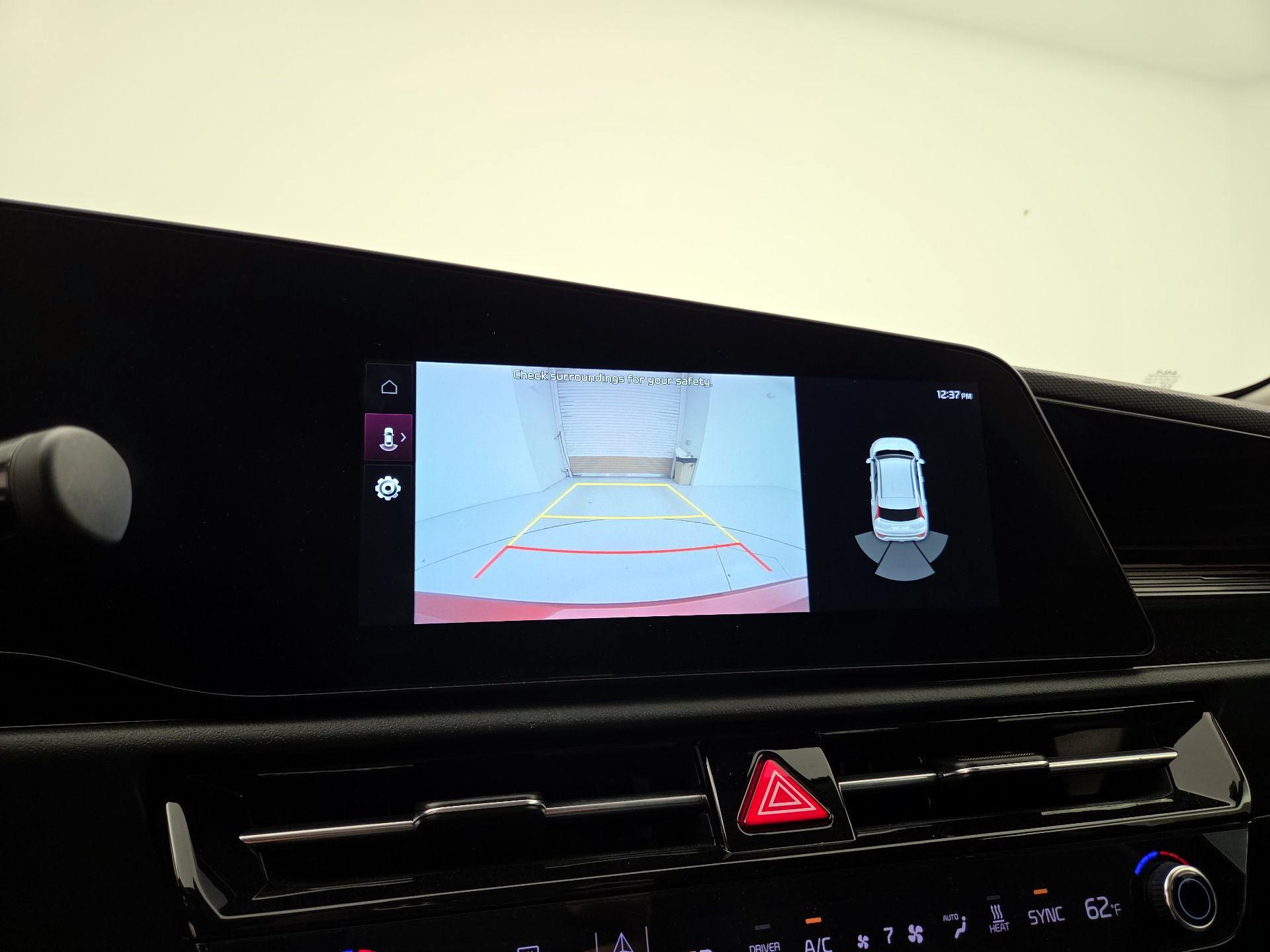 Thumbnail: 2023 Kia Niro - 14