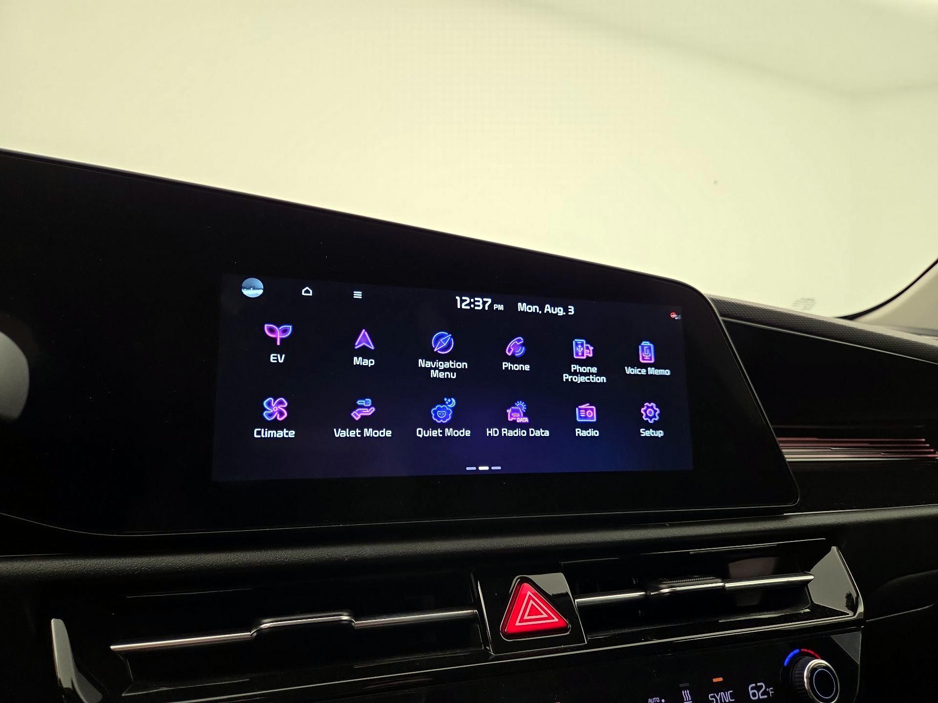 Thumbnail: 2023 Kia Niro - 15