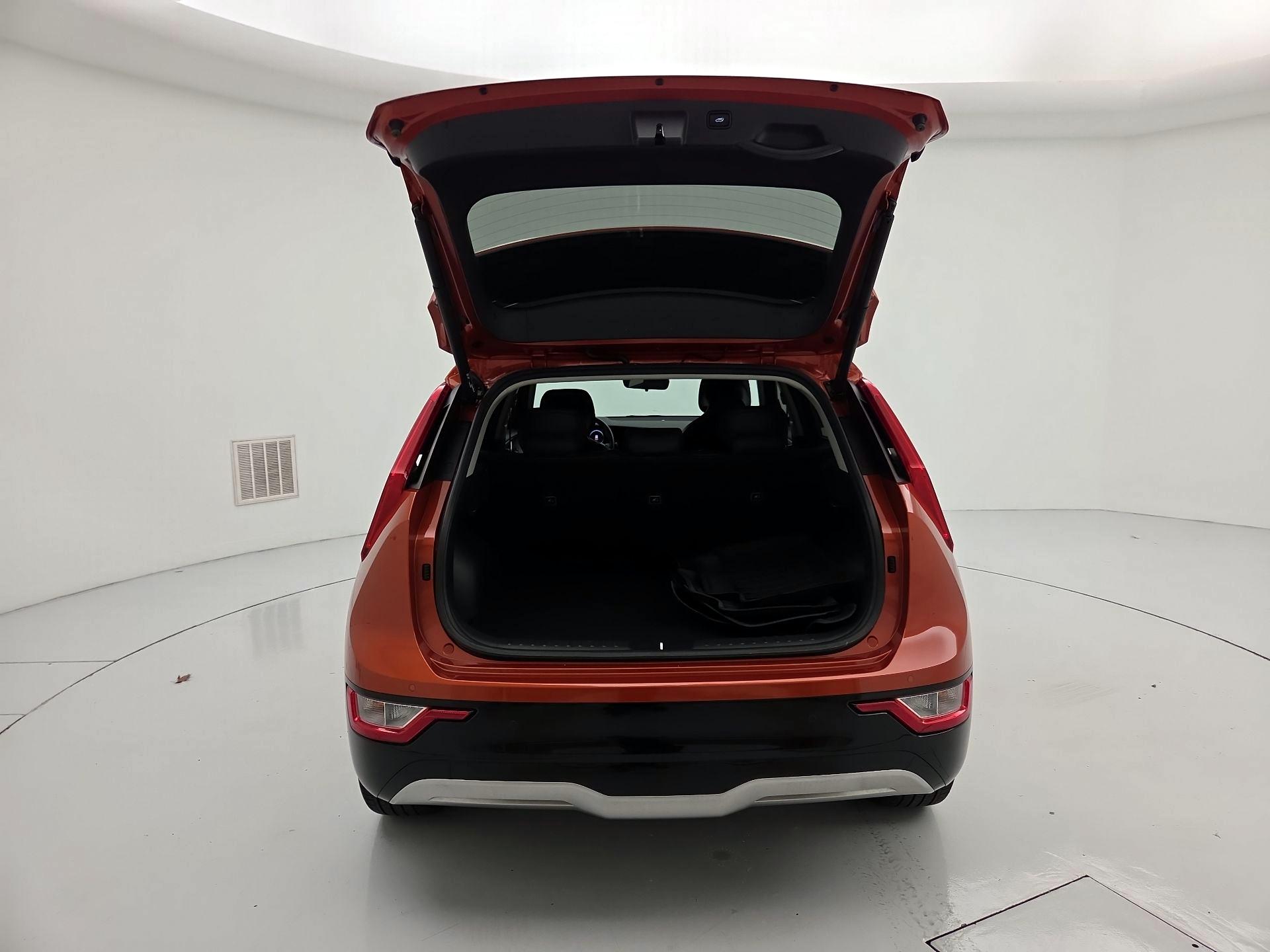 Thumbnail: 2023 Kia Niro - 20