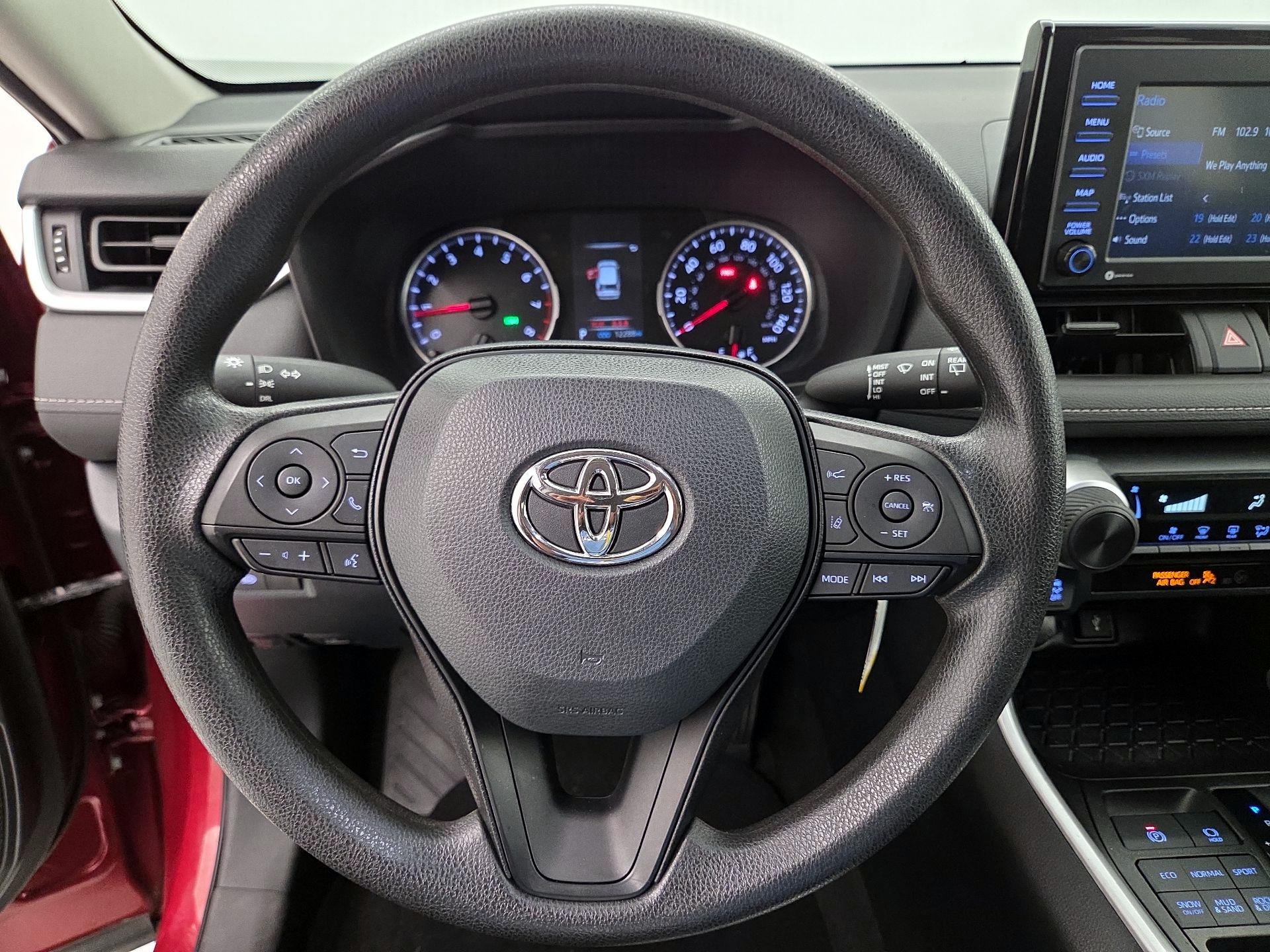 Thumbnail: 2022 Toyota RAV4 - 10