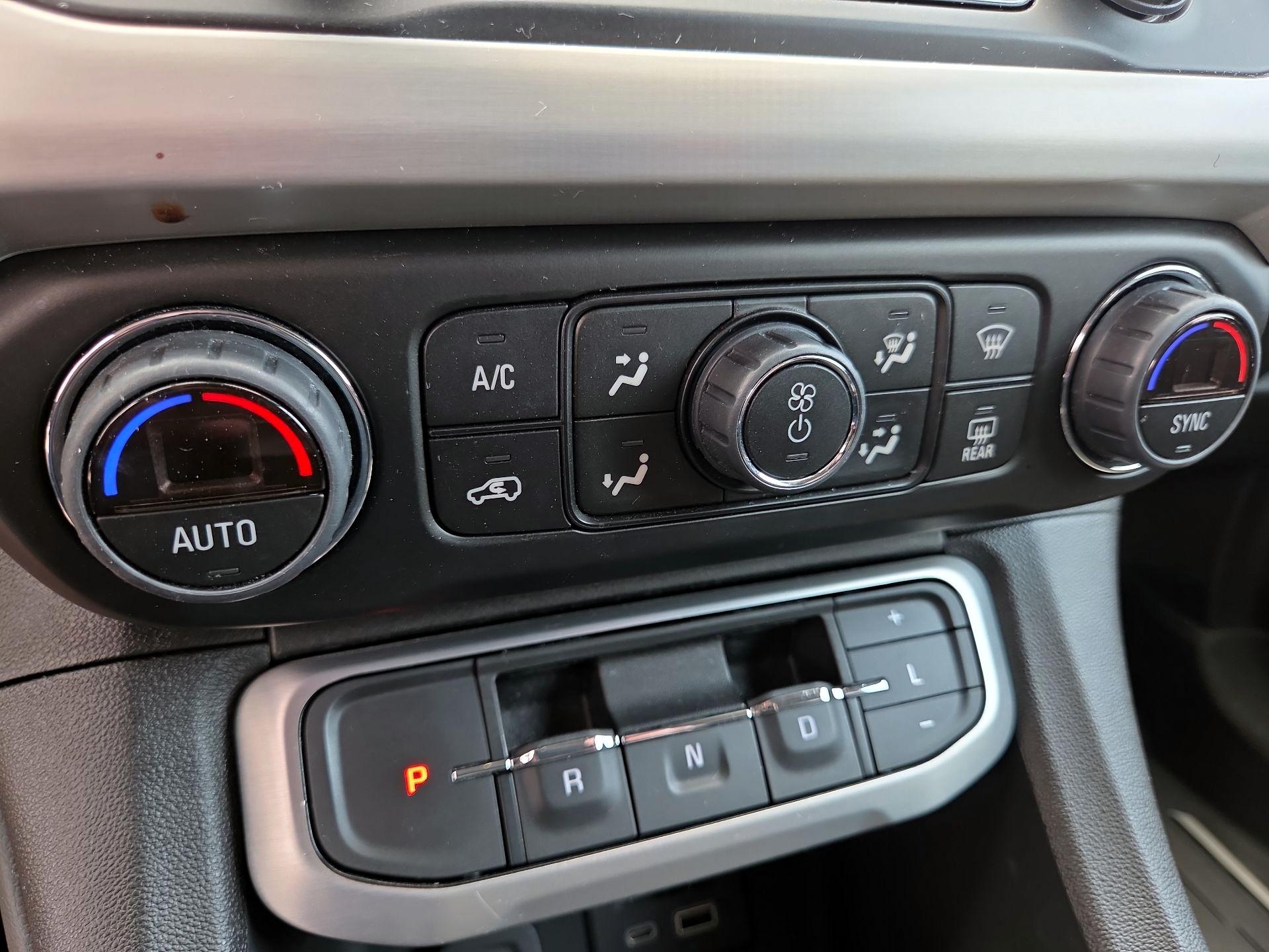 Thumbnail: 2023 GMC Acadia - 17