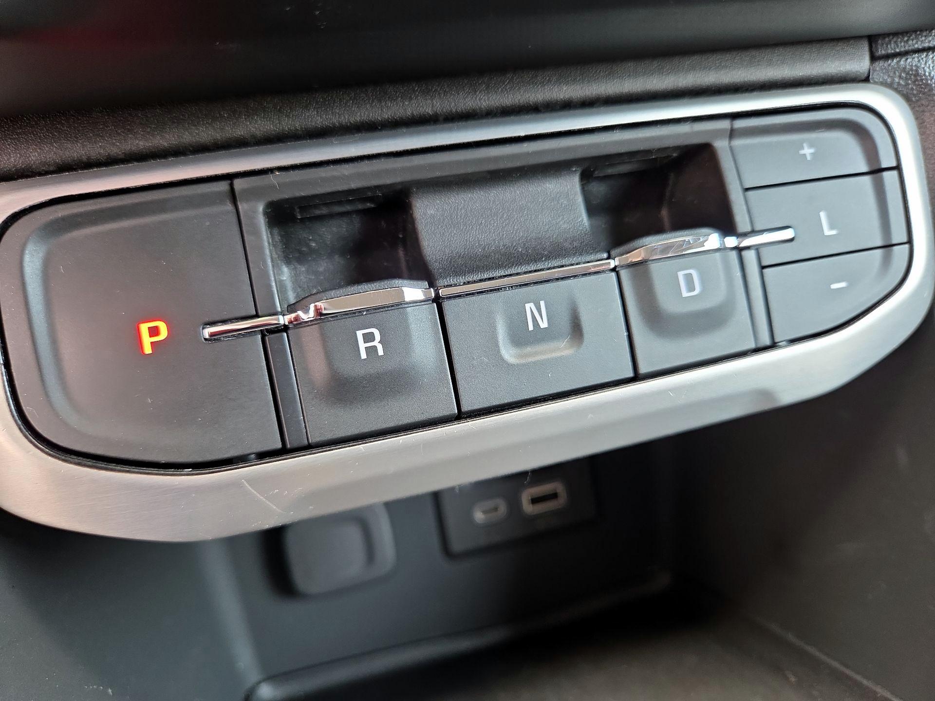 Thumbnail: 2023 GMC Acadia - 18