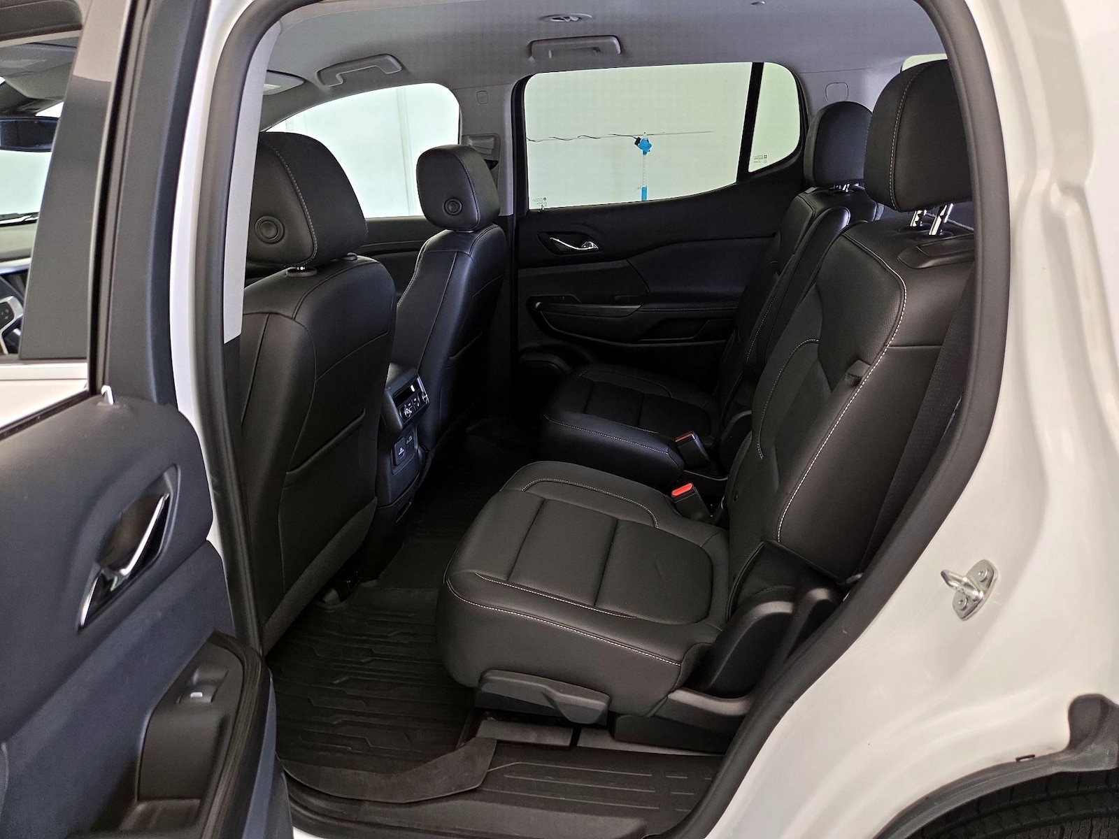 2023 GMC Acadia SLT - Photo 21