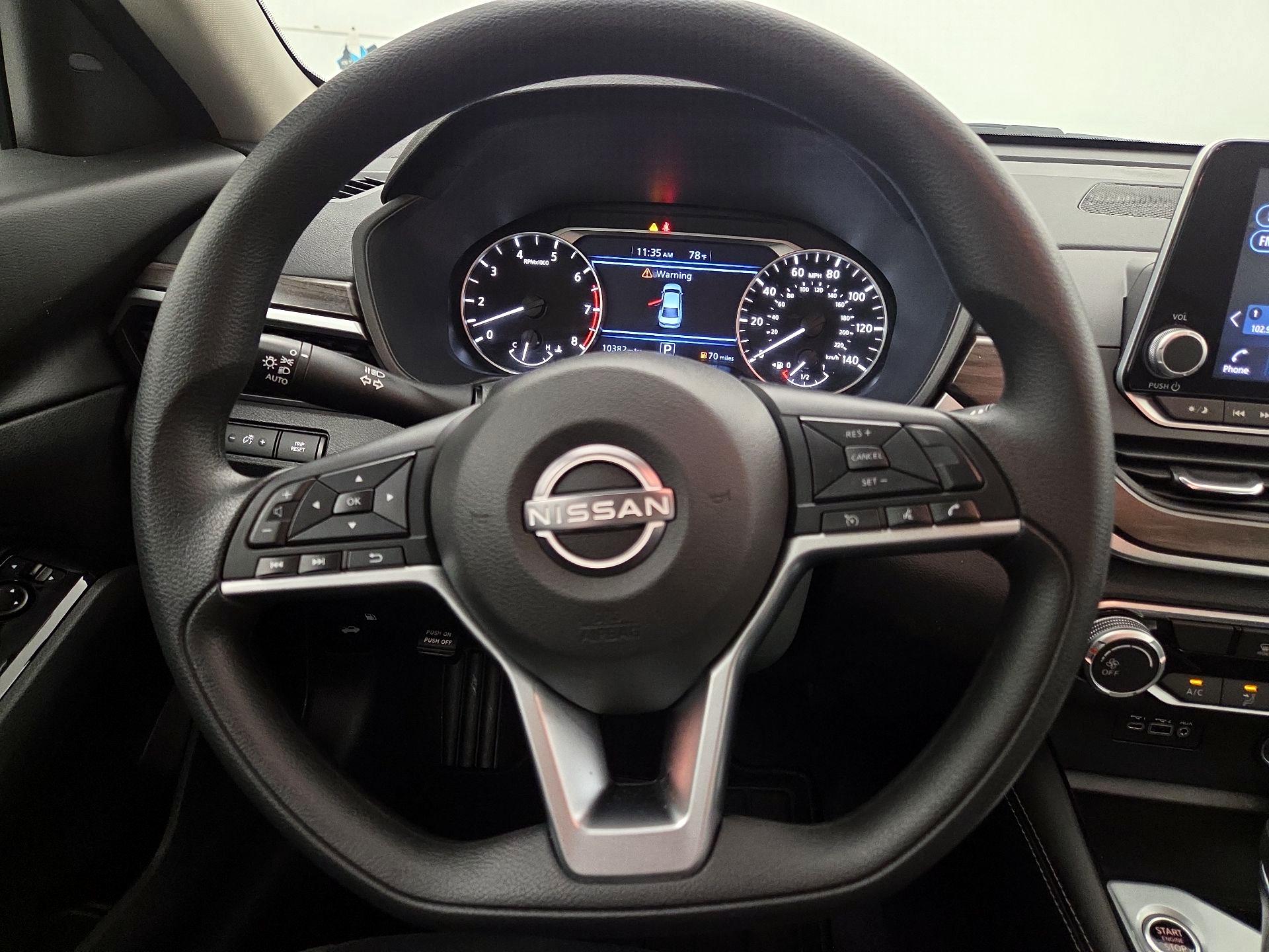 Thumbnail: 2023 Nissan Altima - 10
