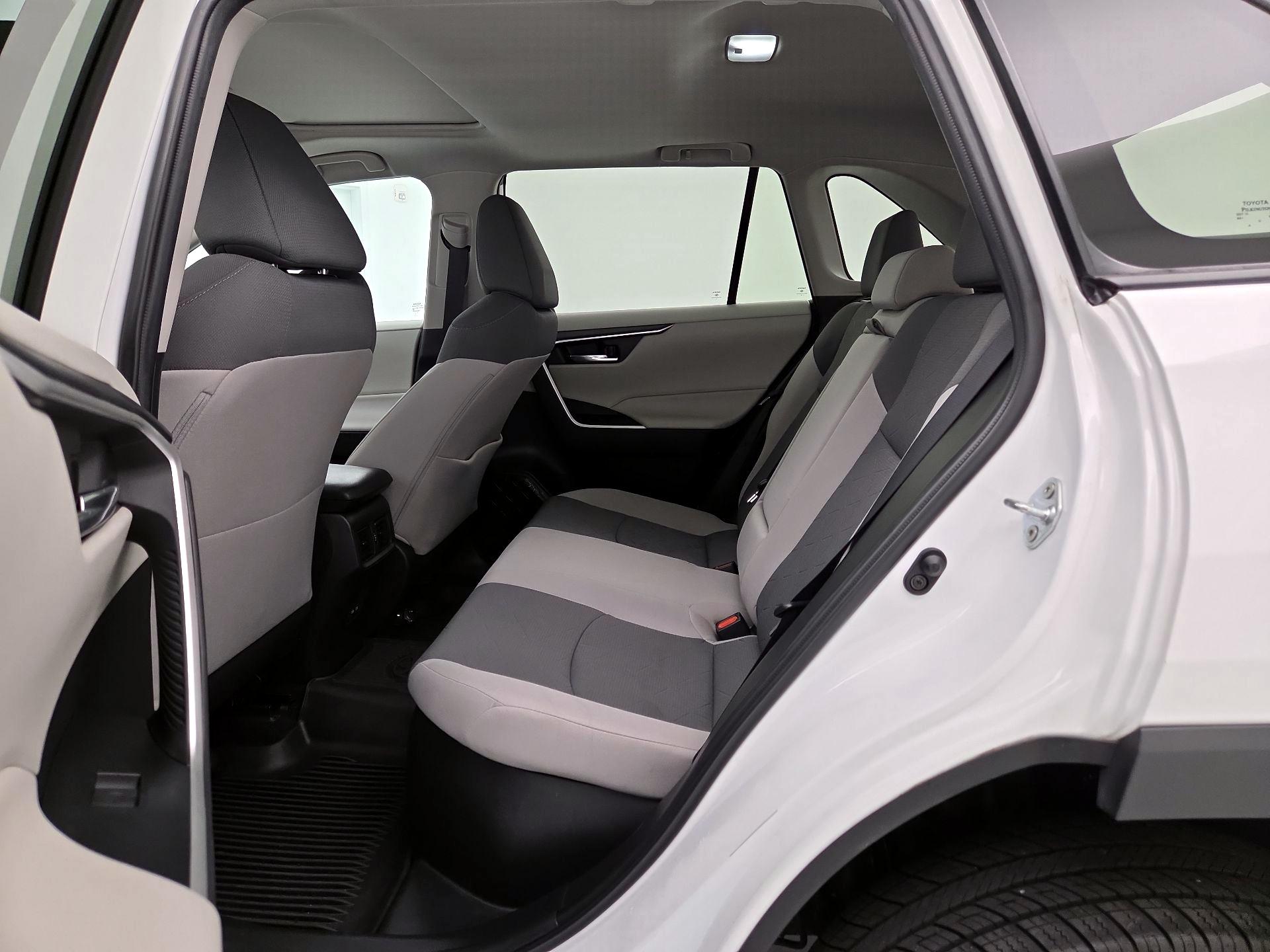 Thumbnail: 2022 Toyota RAV4 - 20
