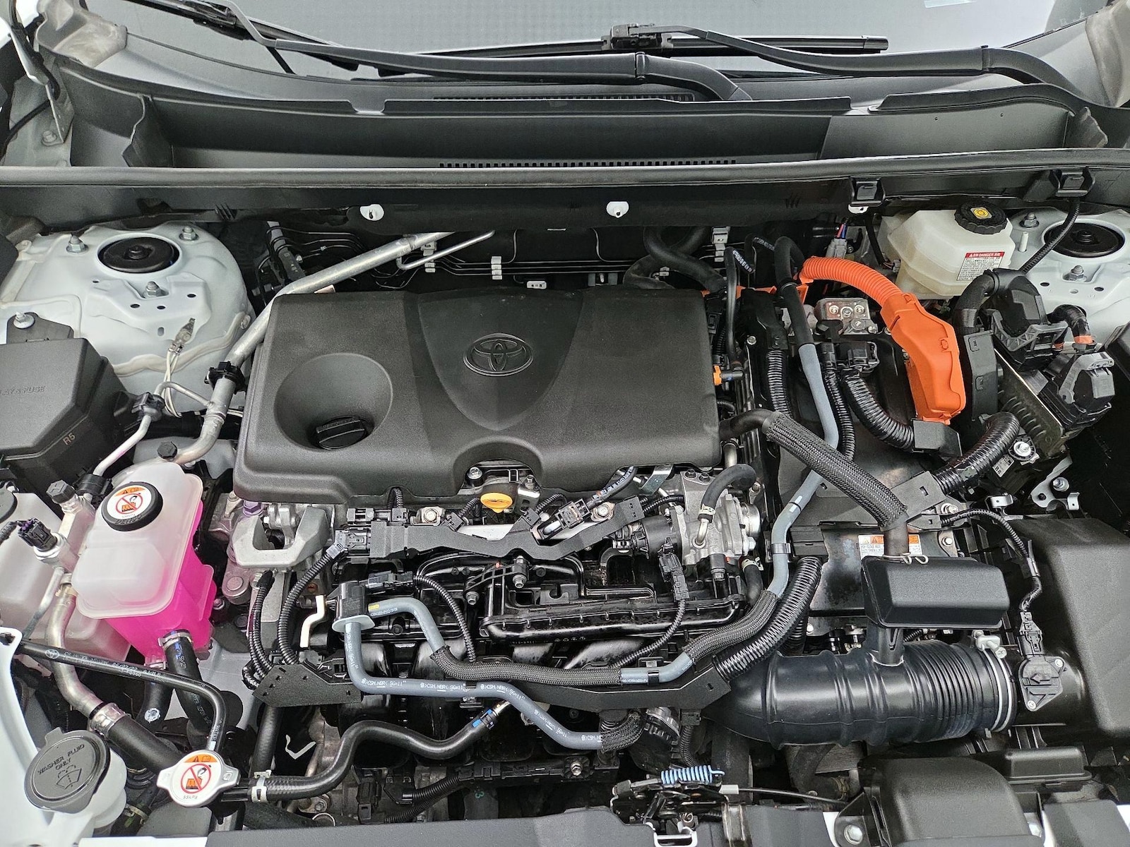 2022 Toyota RAV4 XLE - Photo 23