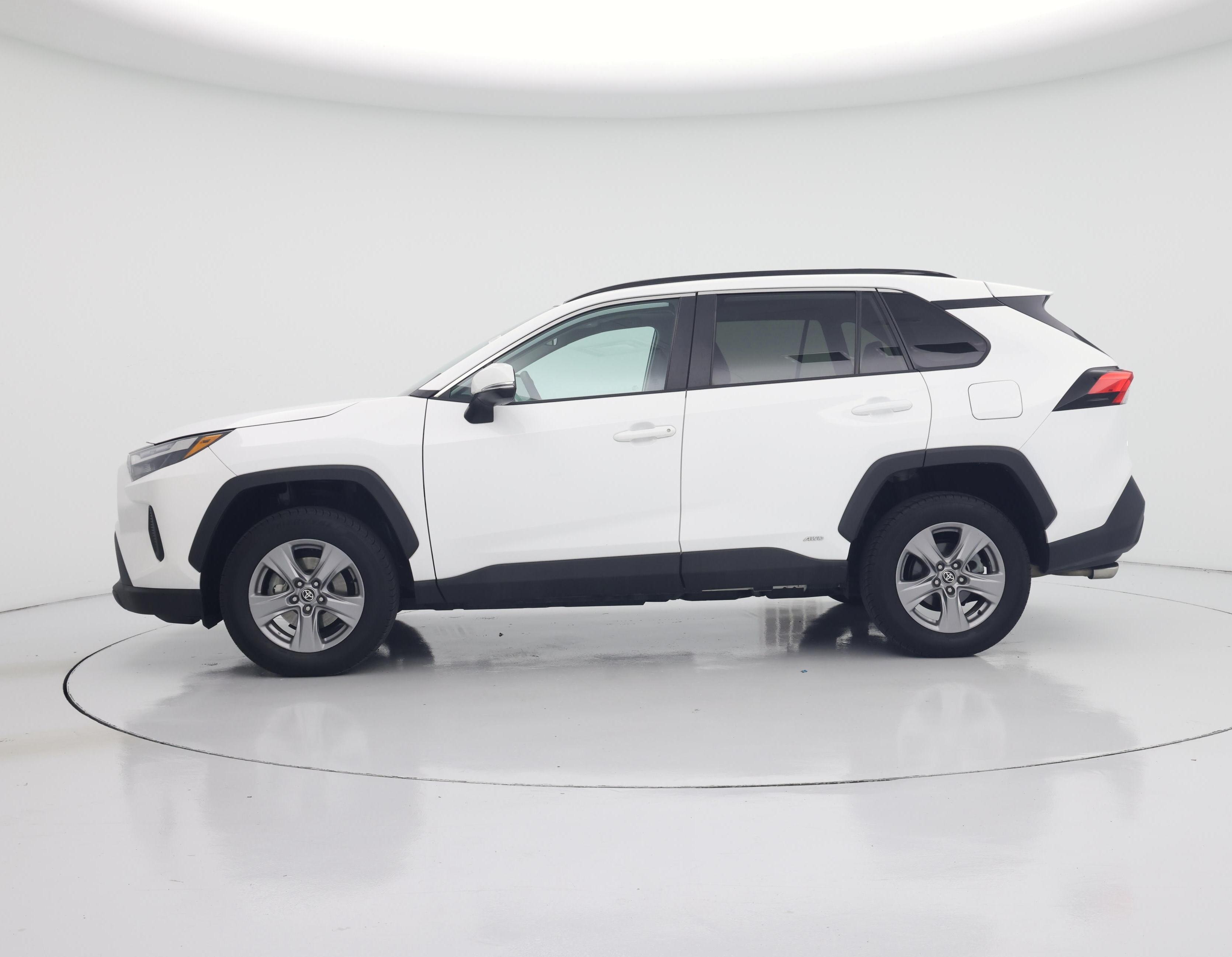 Thumbnail: 2022 Toyota RAV4 - 3
