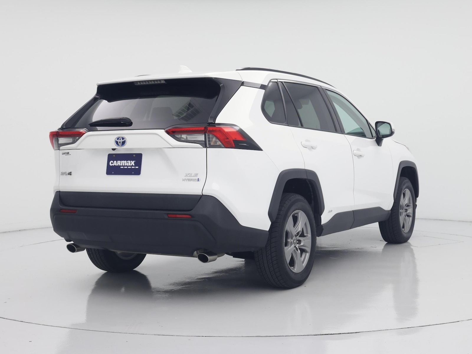 2022 Toyota RAV4 XLE - Photo 9