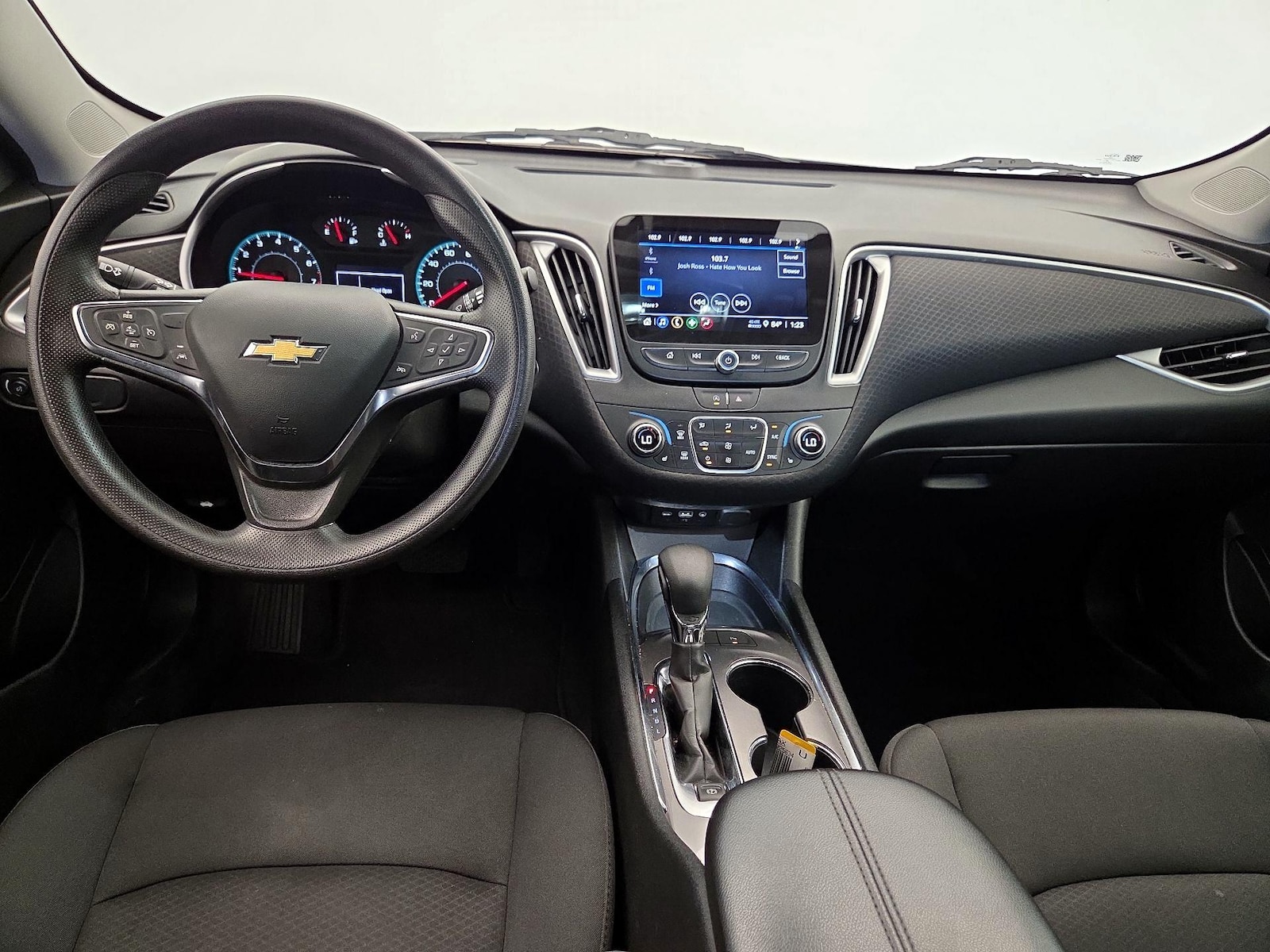 2024 Chevrolet Malibu 1LT - Photo 10