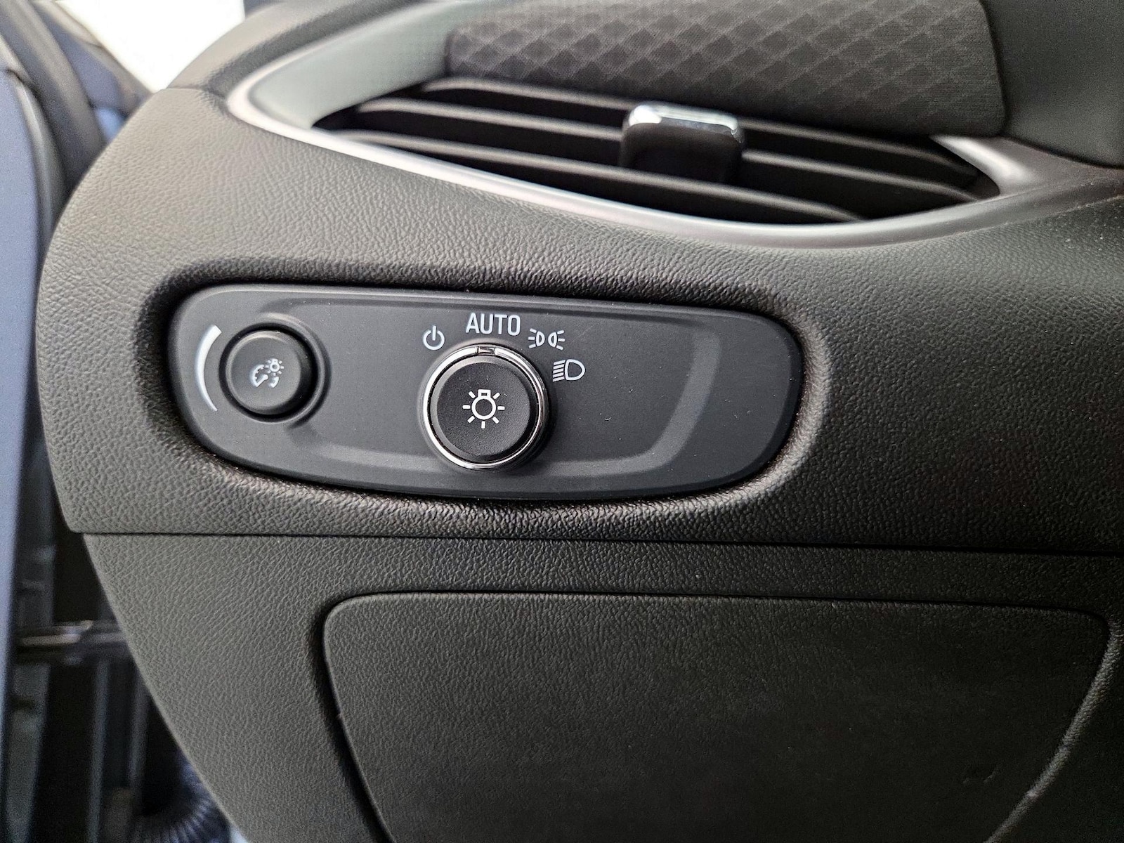 2024 Chevrolet Malibu 1LT - Photo 14