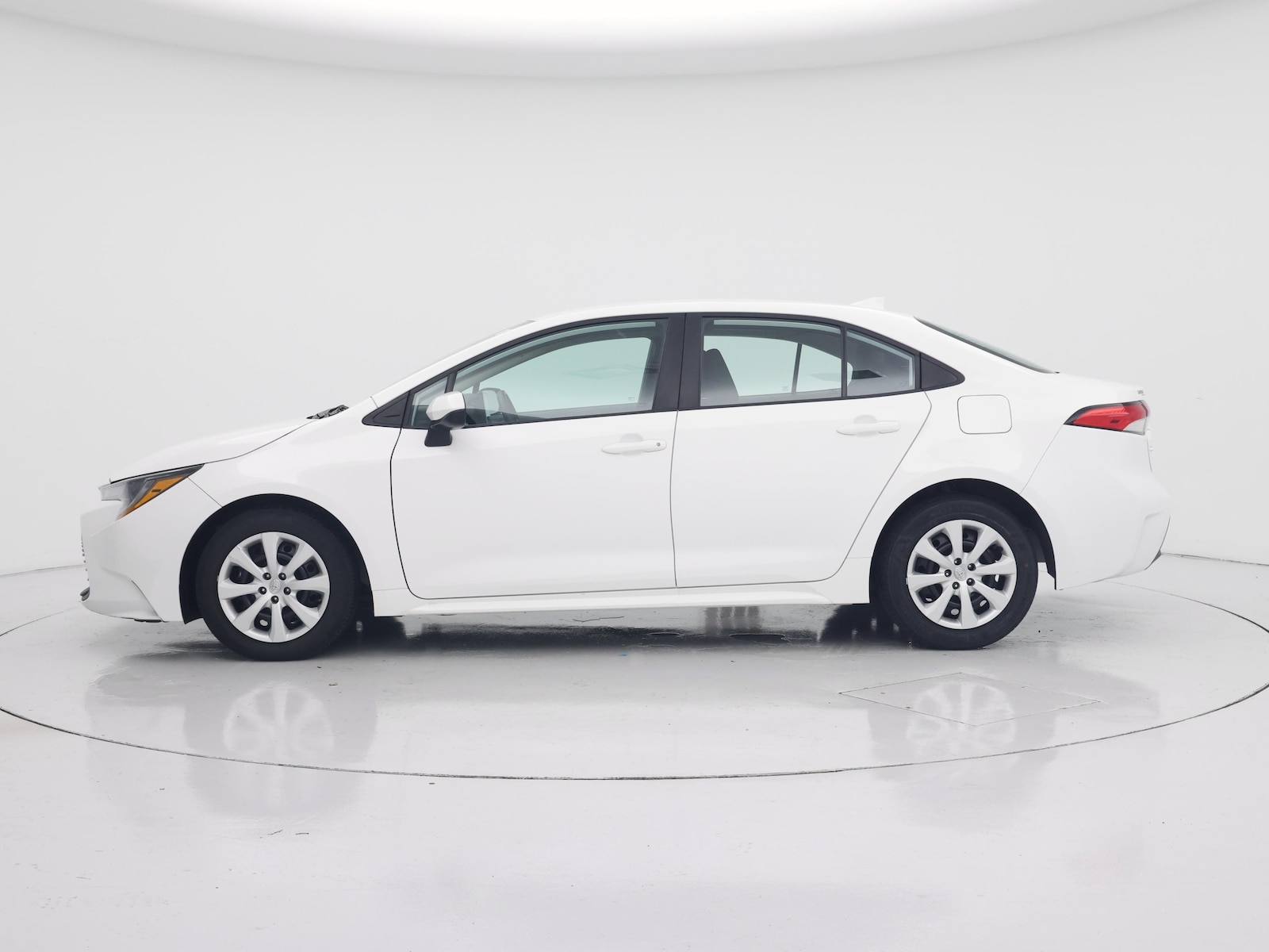 2024 Toyota Corolla LE - Photo 4