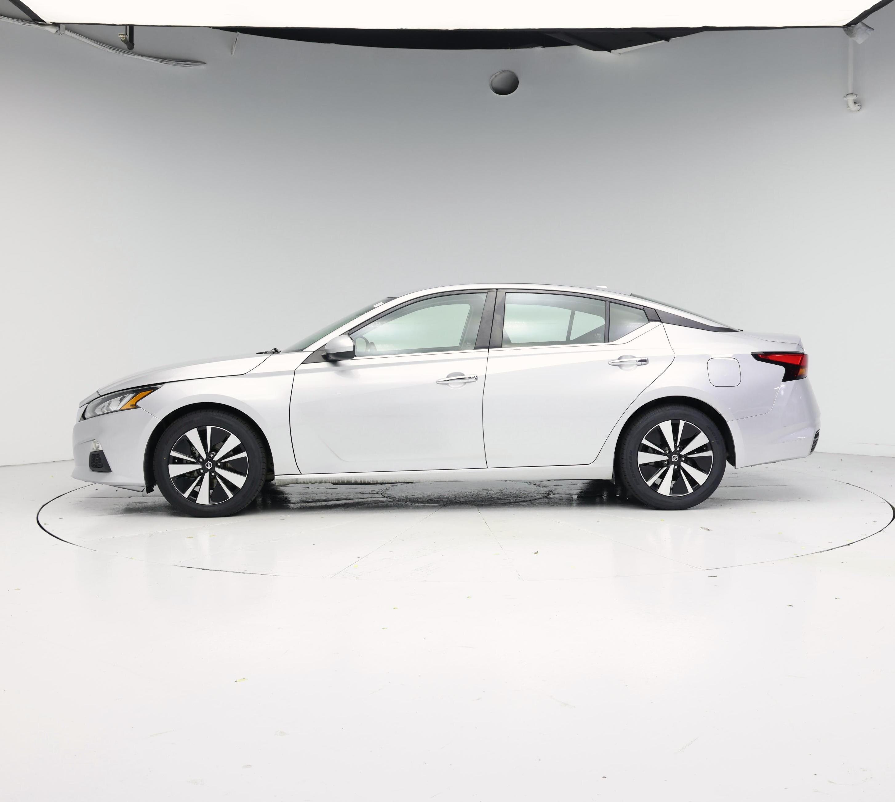 Thumbnail: 2021 Nissan Altima - 3