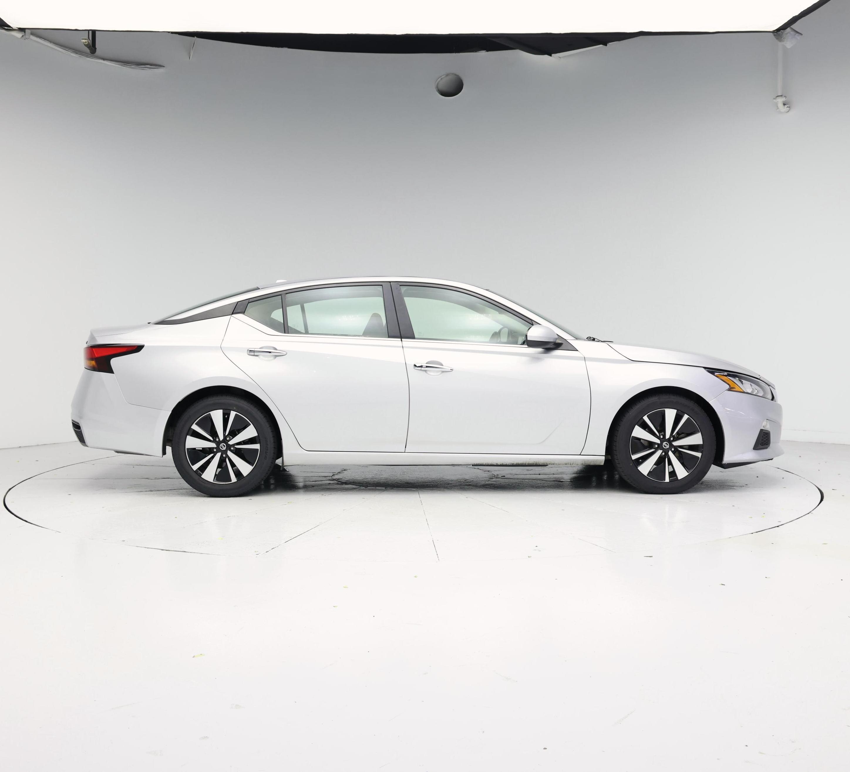 Thumbnail: 2021 Nissan Altima - 7