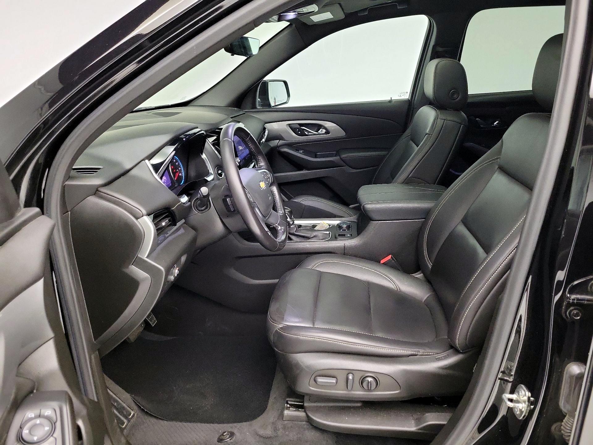 Thumbnail: 2022 Chevrolet Traverse - 11