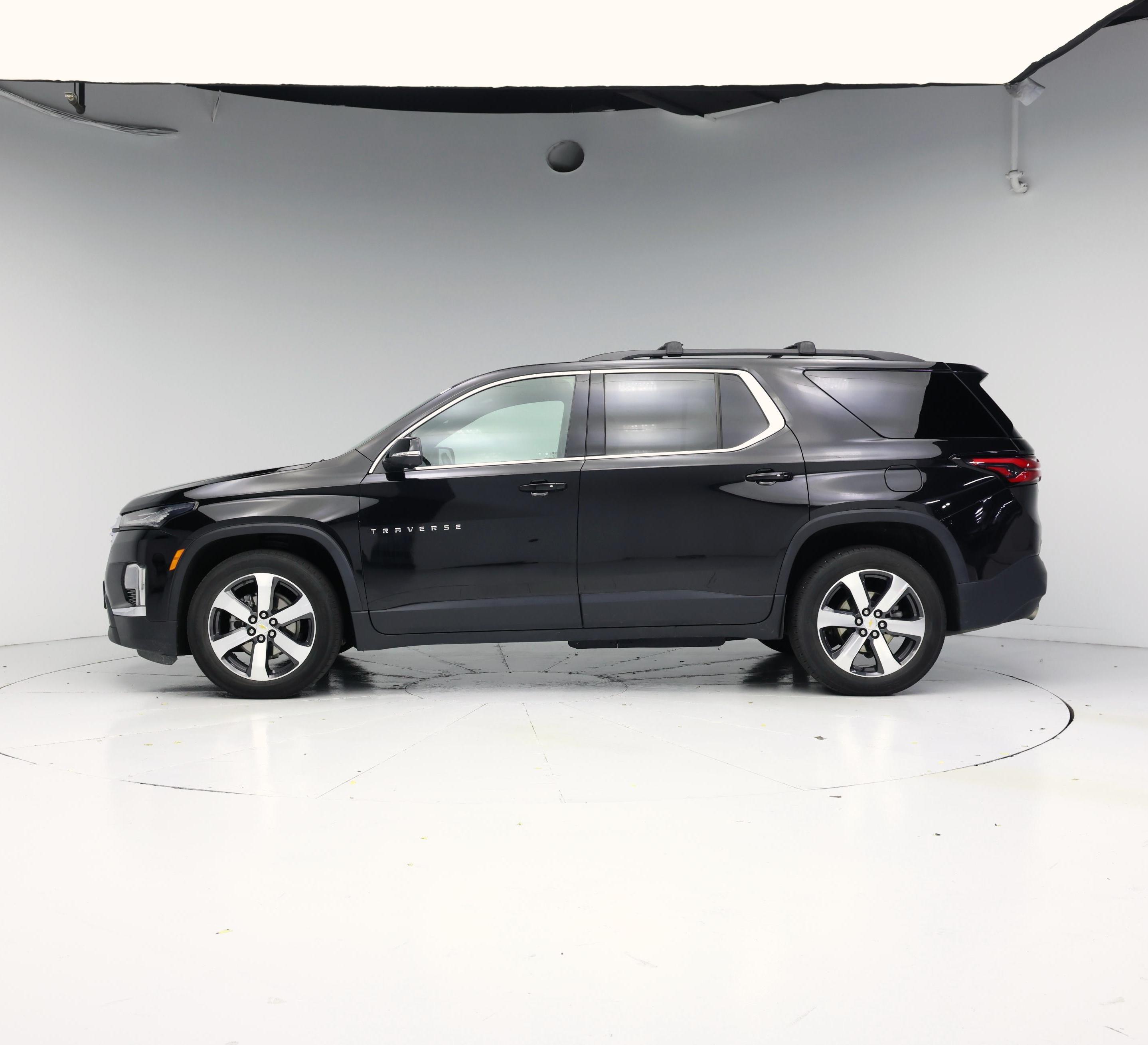 Thumbnail: 2022 Chevrolet Traverse - 3