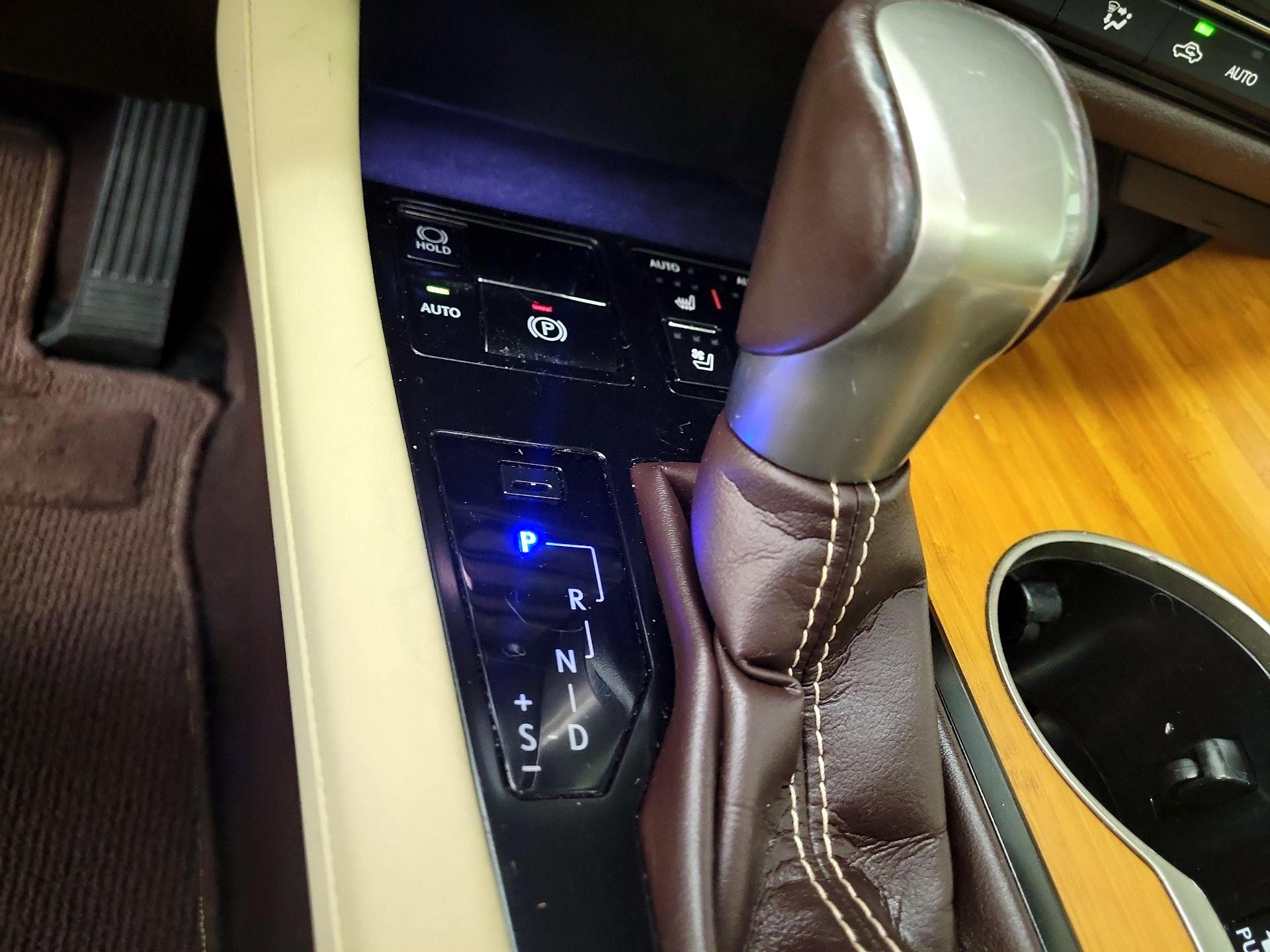 Thumbnail: 2019 Lexus RX - 18