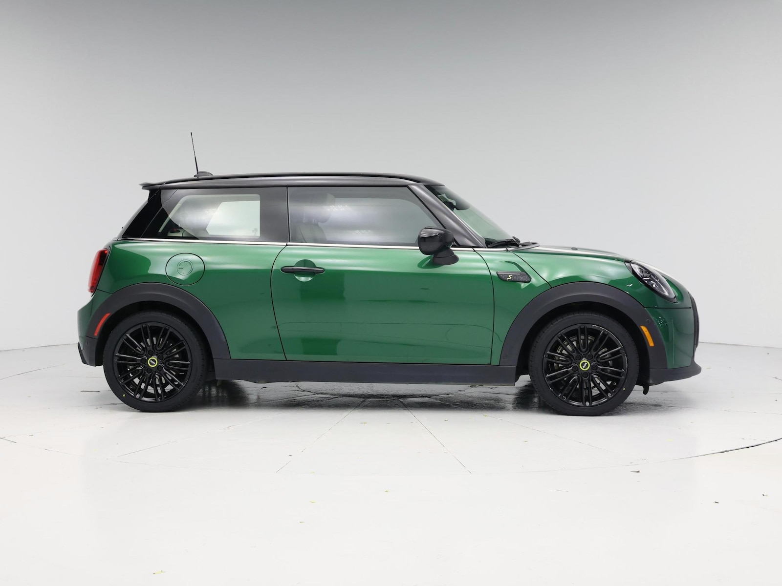 2023 MINI Hardtop 2 Door SE - Photo 8