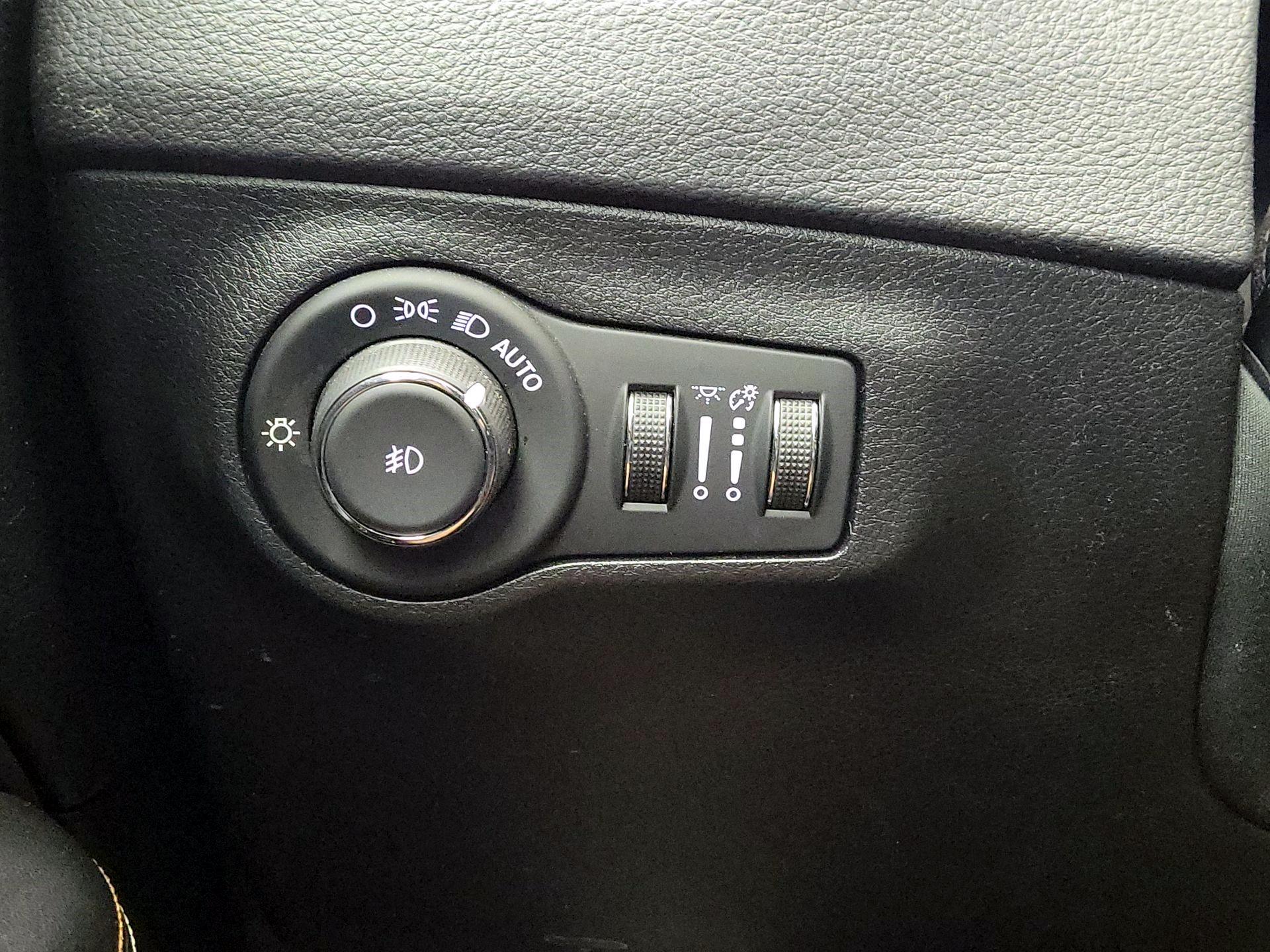 Thumbnail: 2020 Jeep Compass - 13