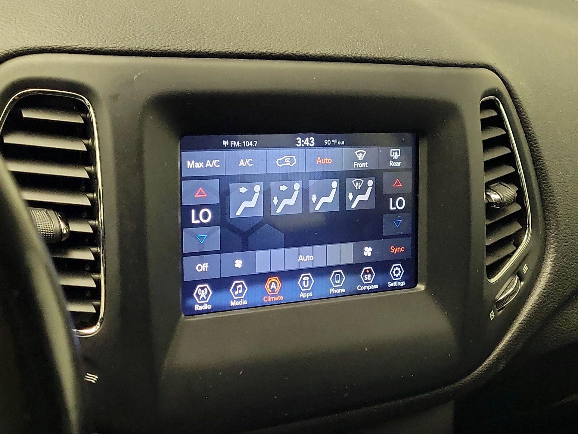 Thumbnail: 2020 Jeep Compass - 16