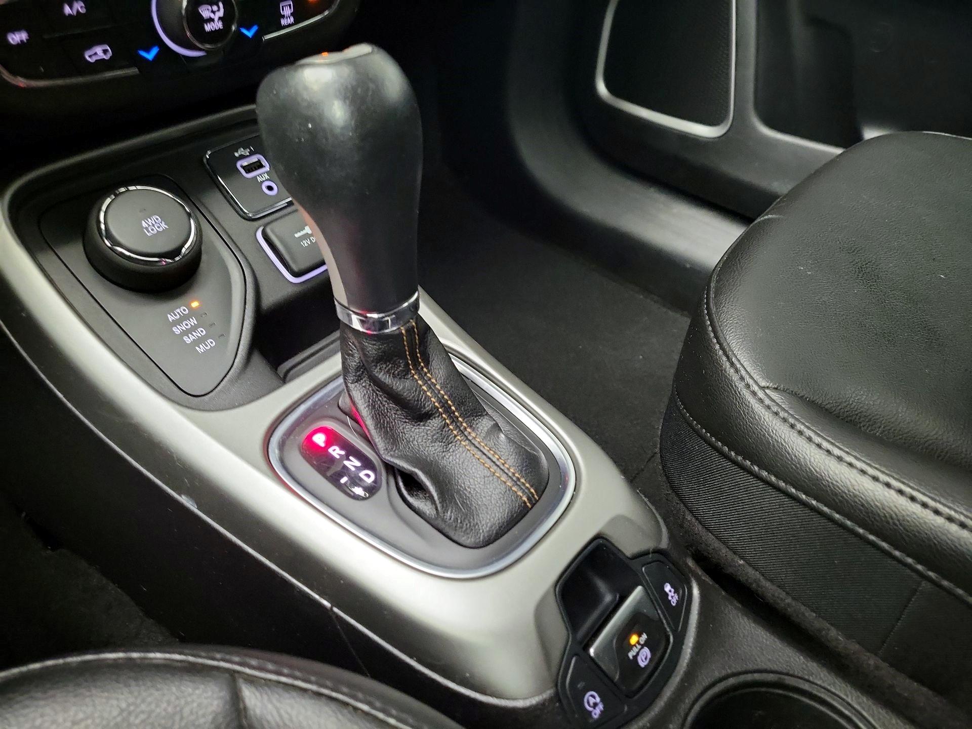 Thumbnail: 2020 Jeep Compass - 18
