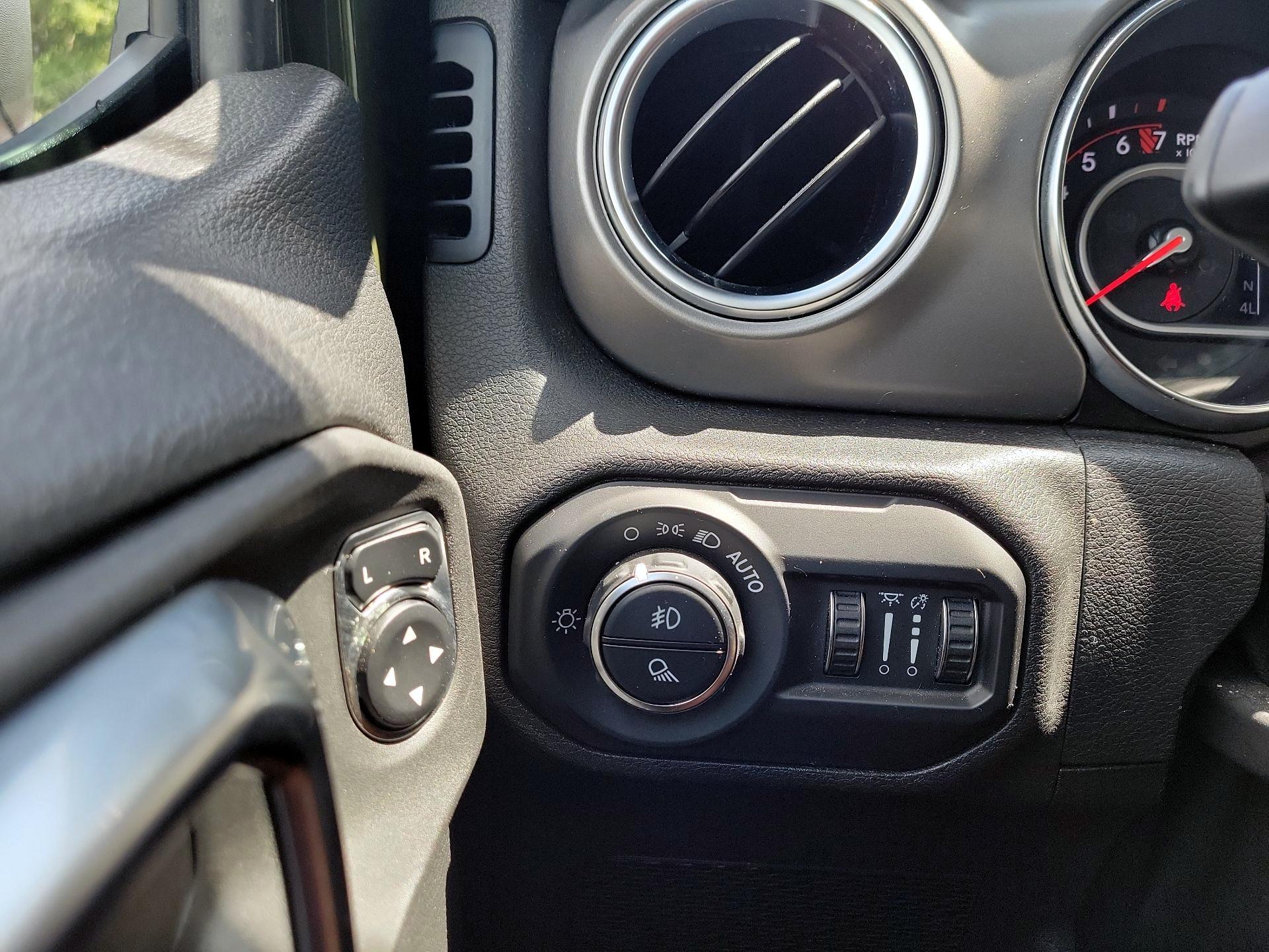 Thumbnail: 2021 Jeep Gladiator - 13