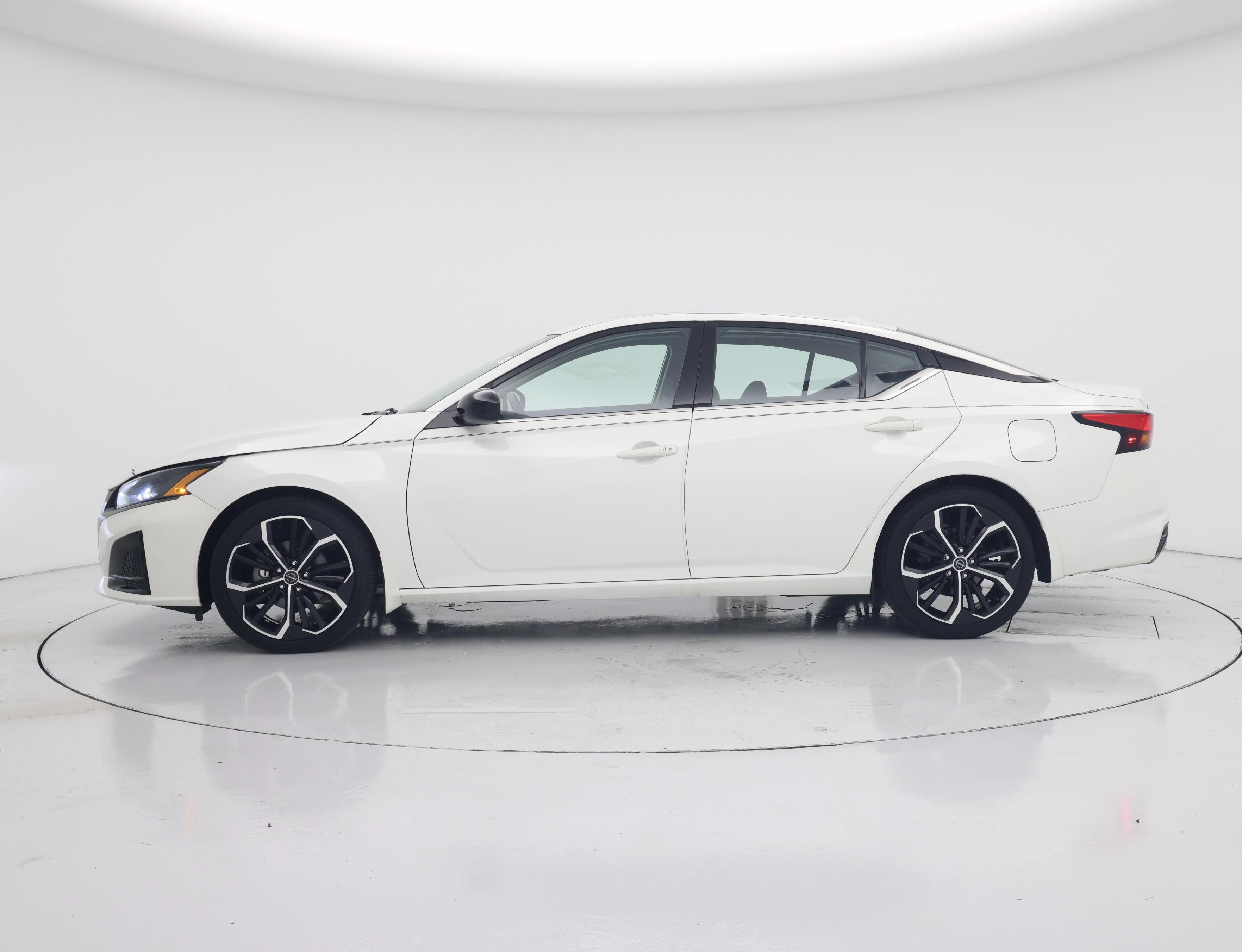 Thumbnail: 2024 Nissan Altima - 3