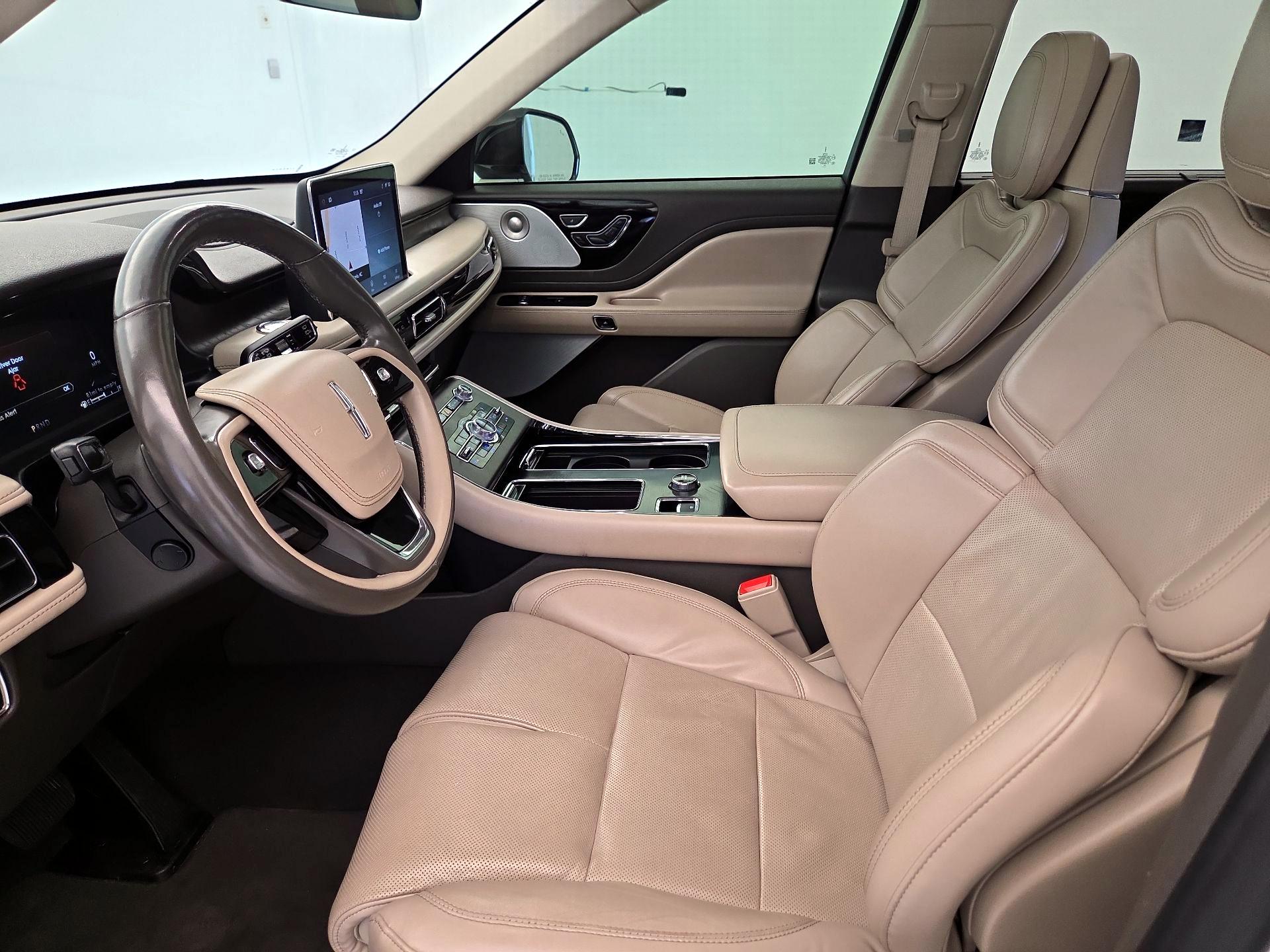 Thumbnail: 2020 Lincoln Aviator - 11