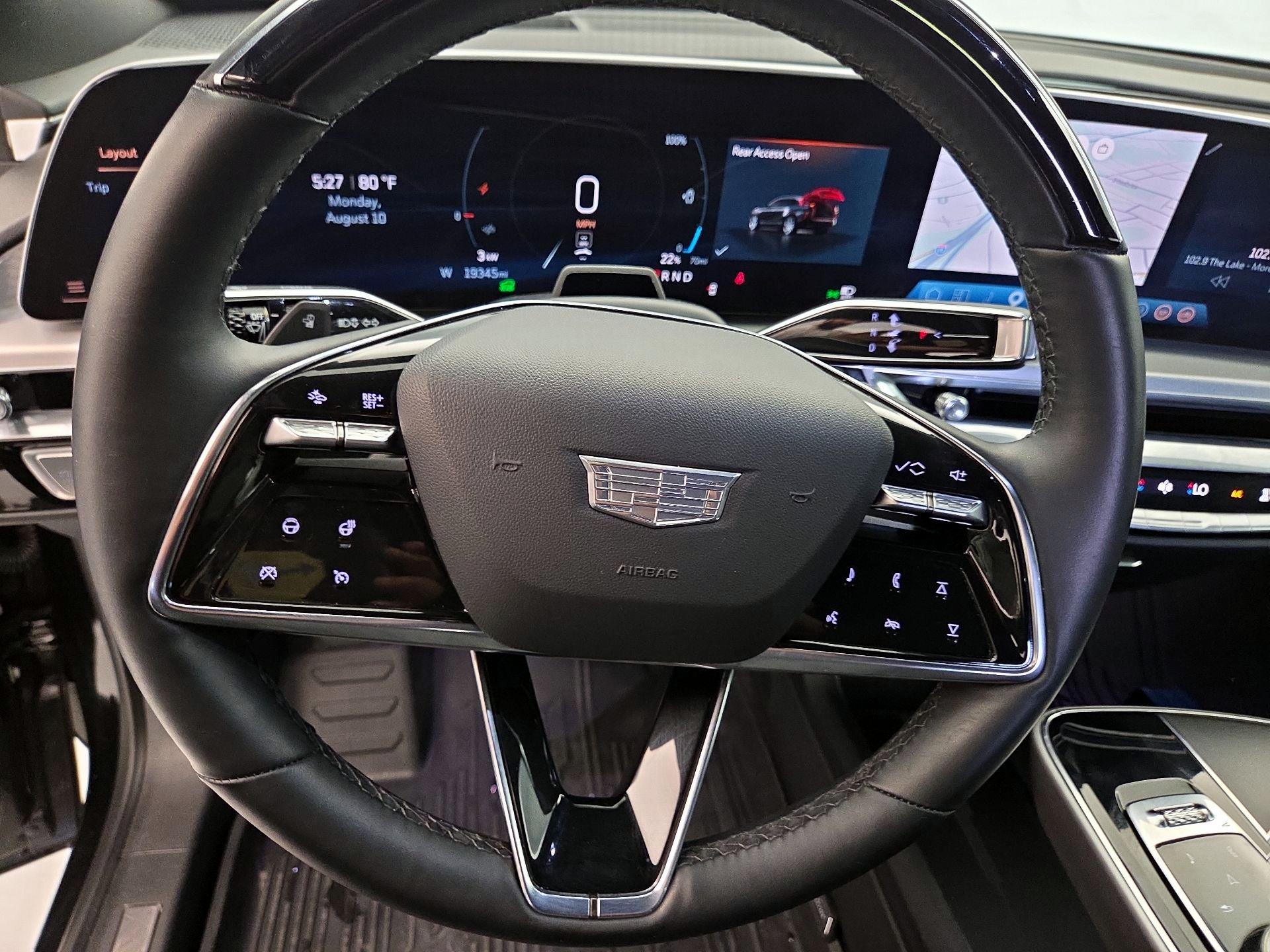 Thumbnail: 2024 Cadillac Lyriq - 10