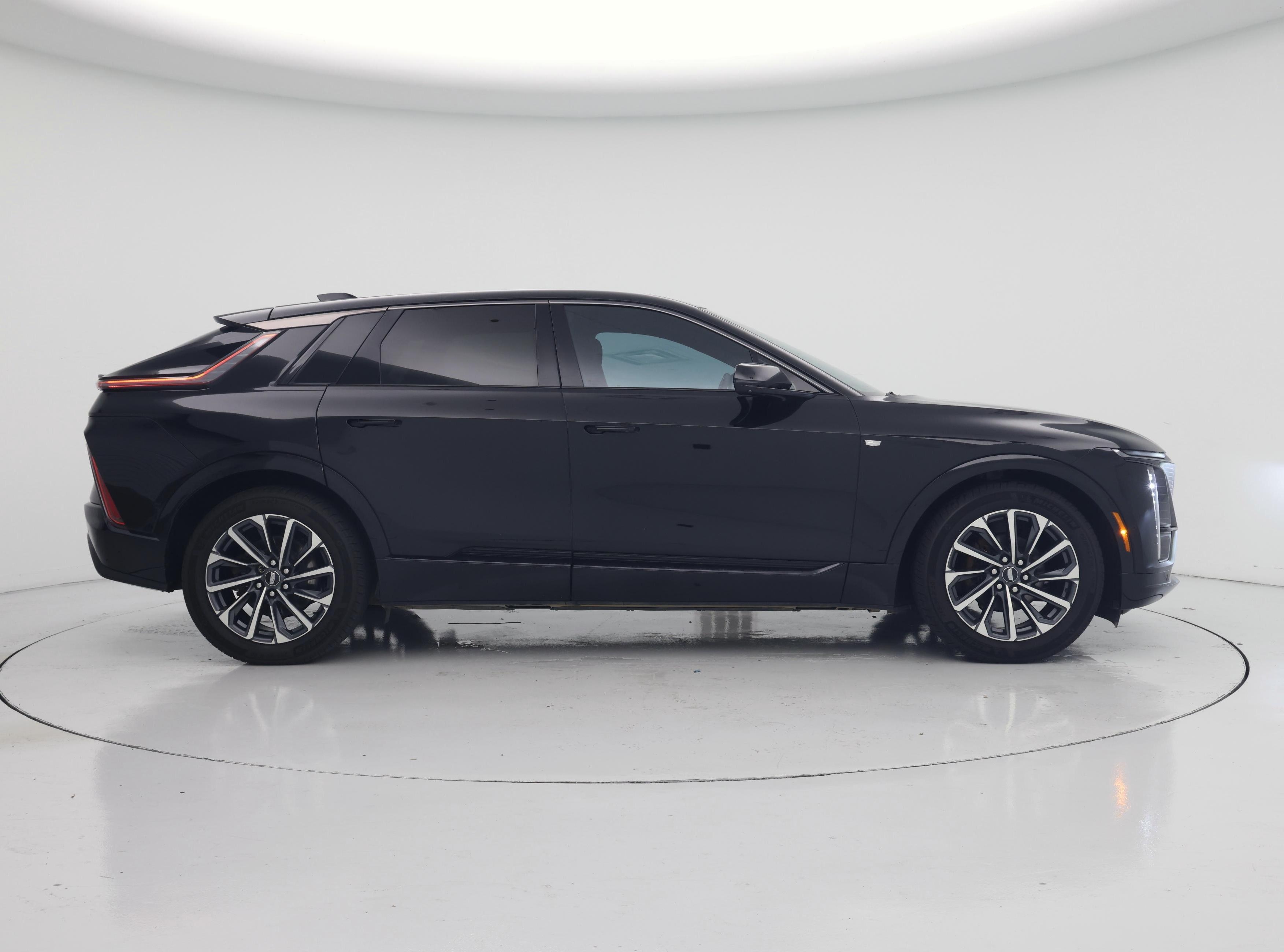 Thumbnail: 2024 Cadillac Lyriq - 7
