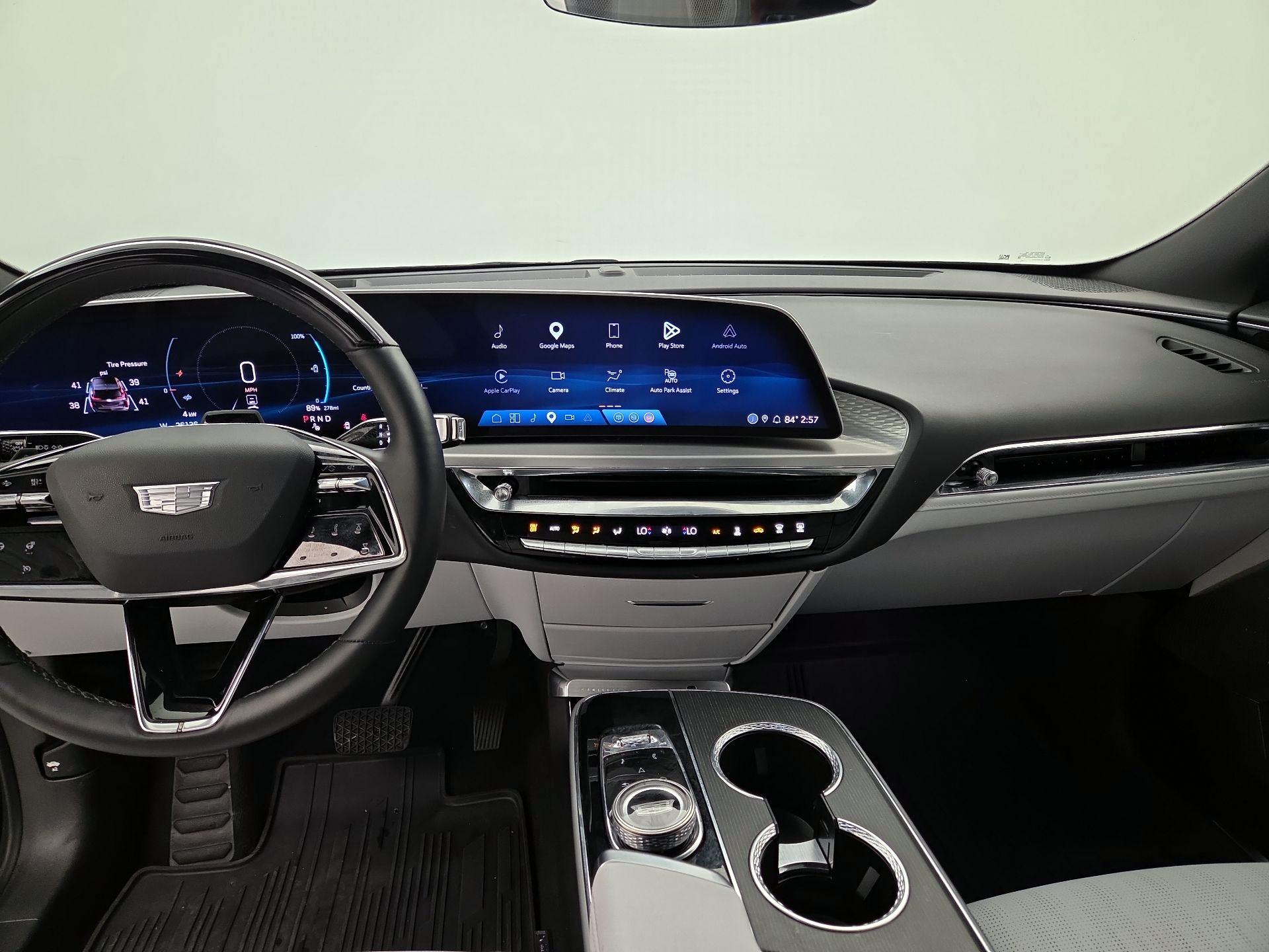 Thumbnail: 2024 Cadillac Lyriq - 9