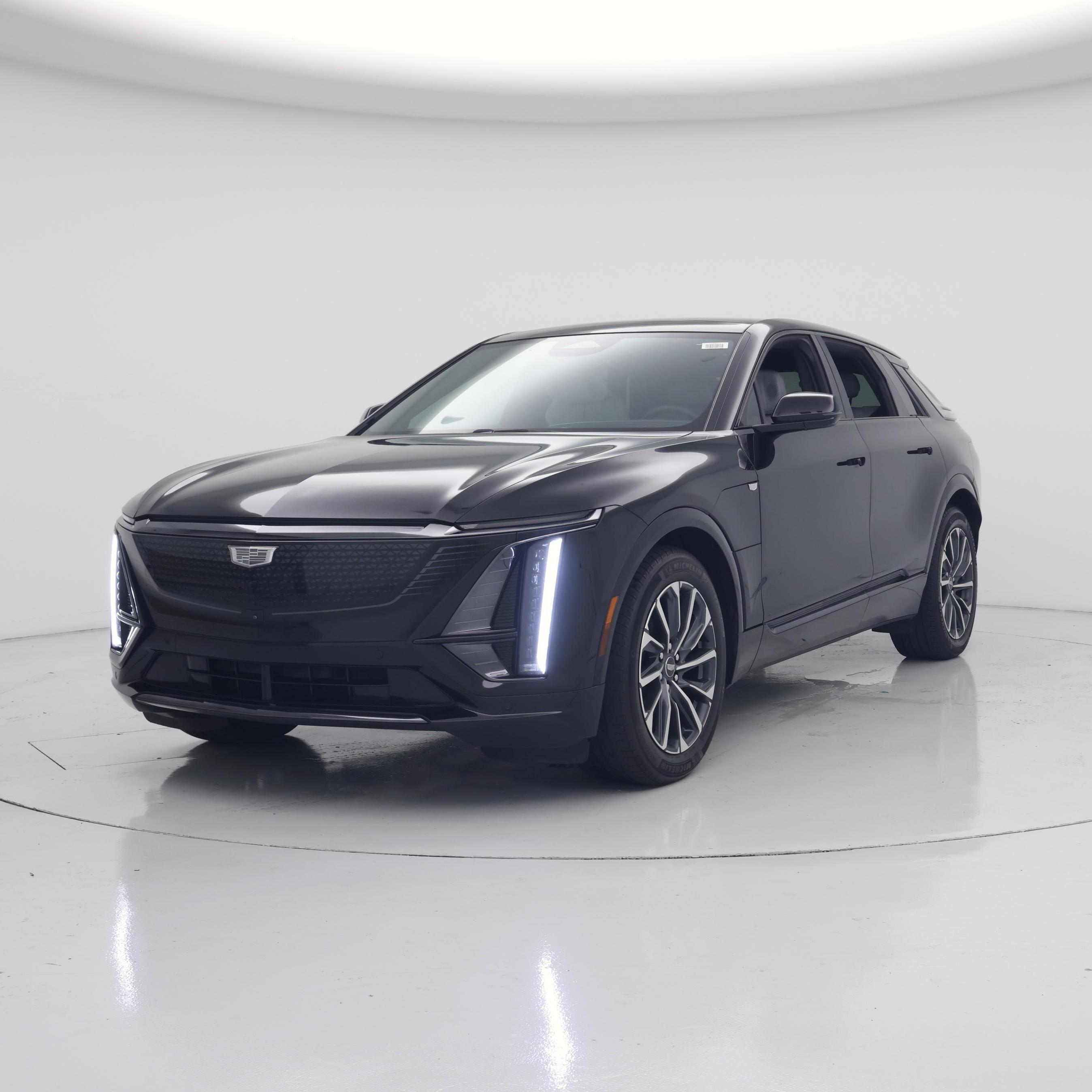 Thumbnail: 2024 Cadillac Lyriq - 4