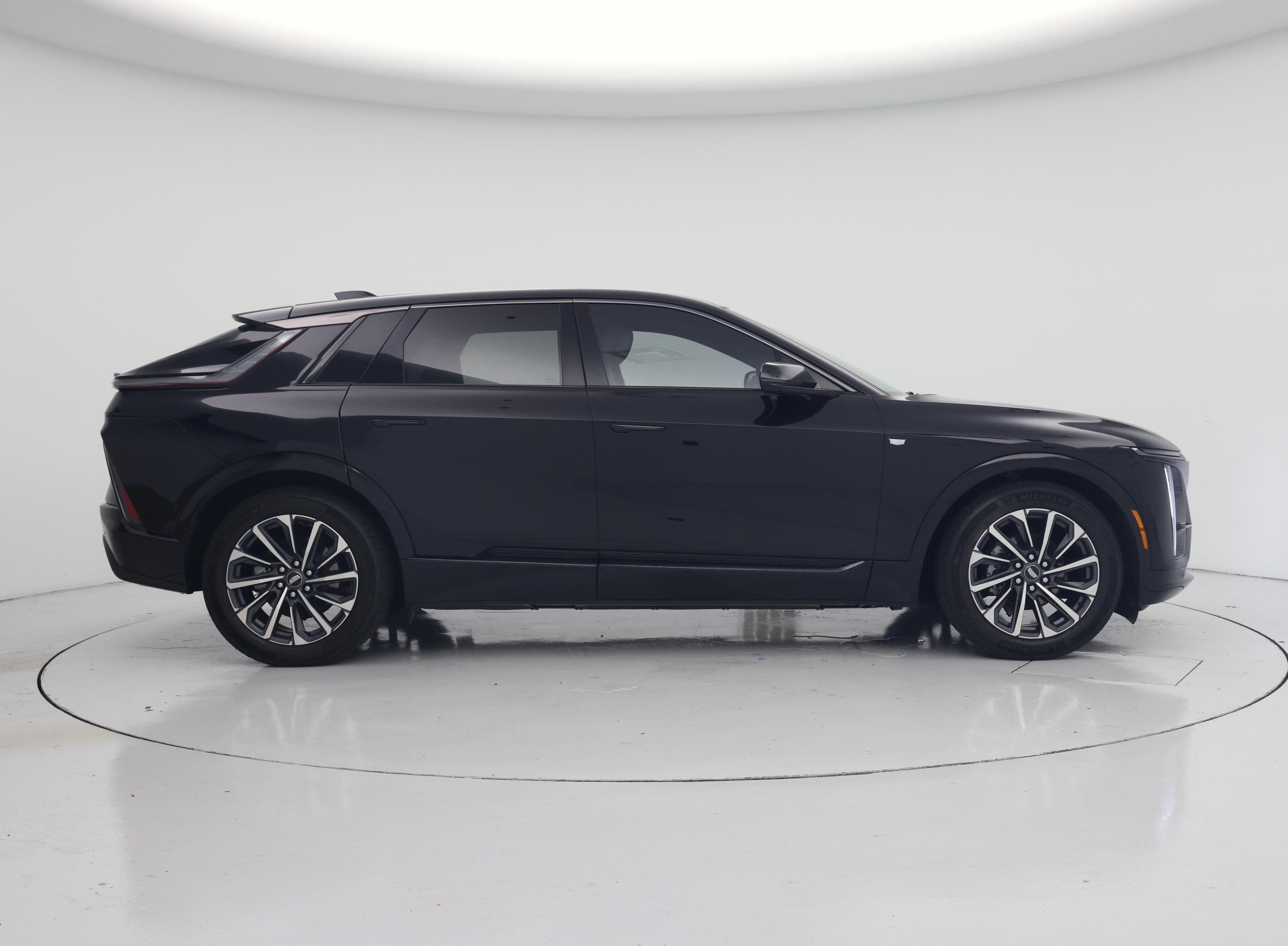 Thumbnail: 2024 Cadillac Lyriq - 7