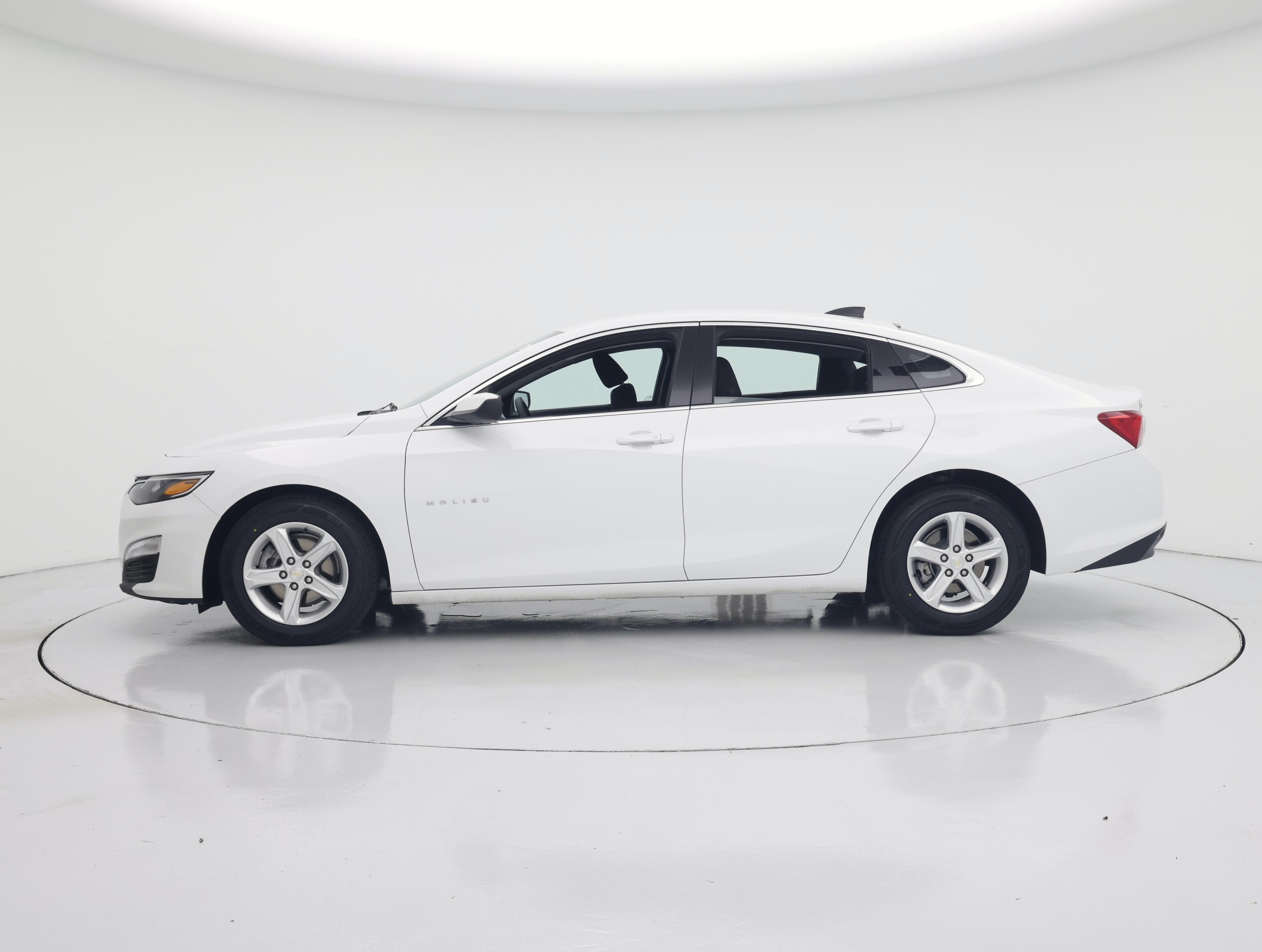 Thumbnail: 2024 Chevrolet Malibu - 3