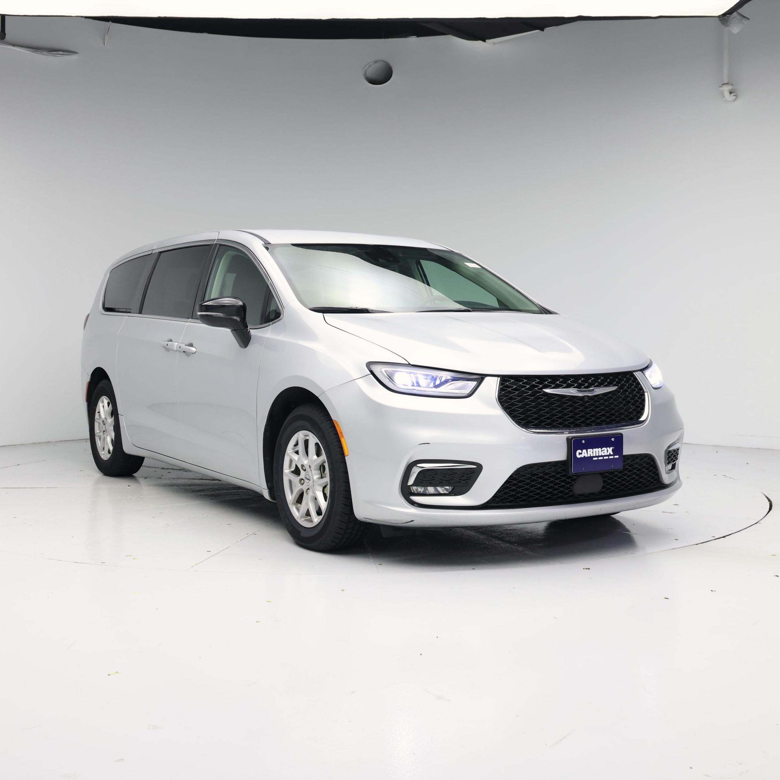 Silver 2024 Chrysler Pacifica Minivan Front-Wheel Drive Automatic