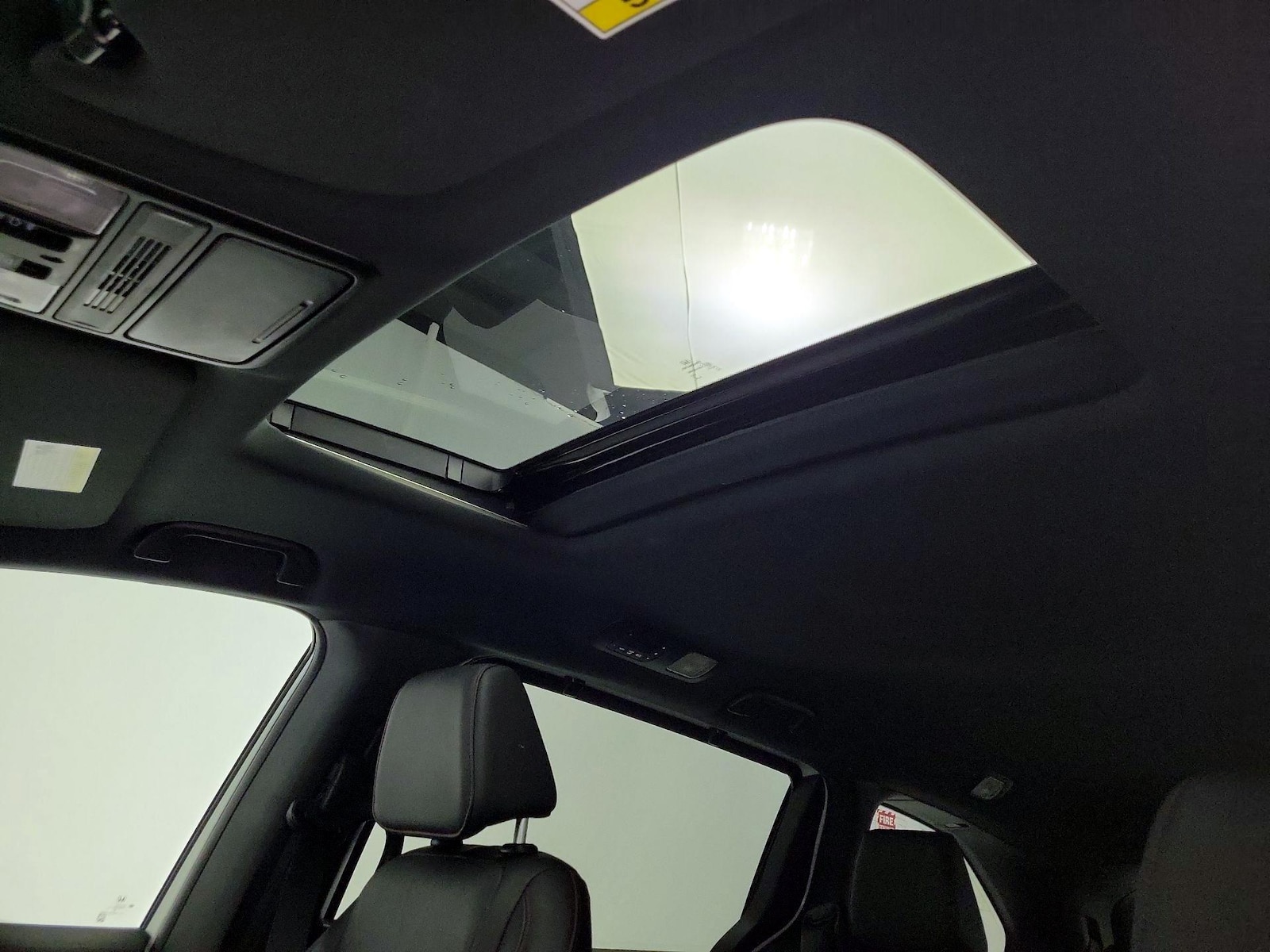 Sunroof(s) & Overhead Airbags