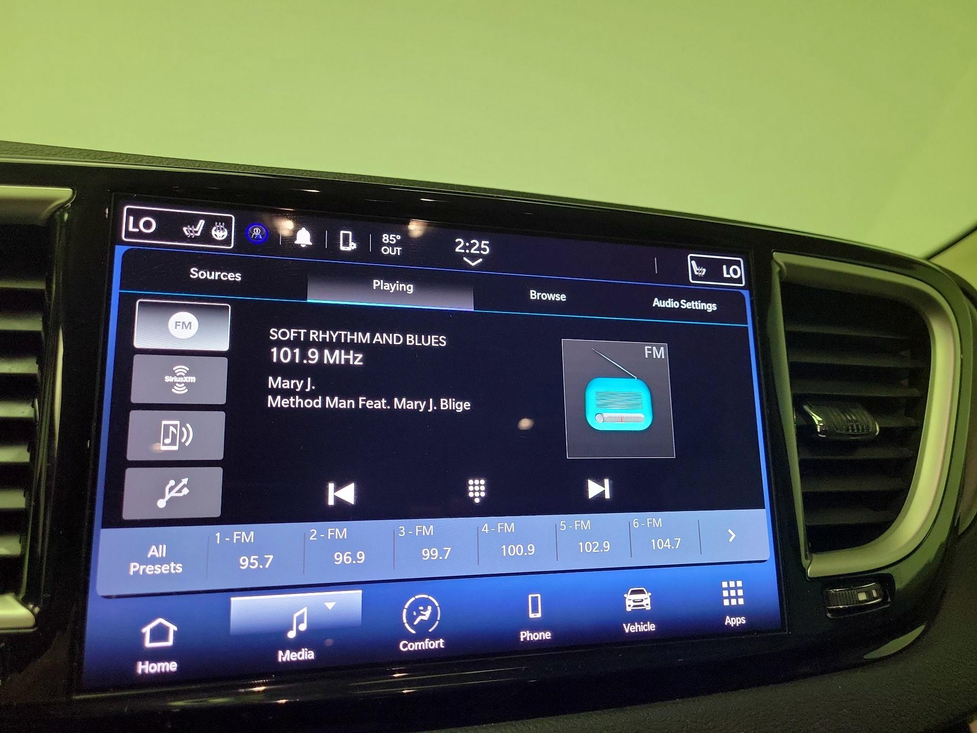Thumbnail: 2023 Chrysler Pacifica - 15