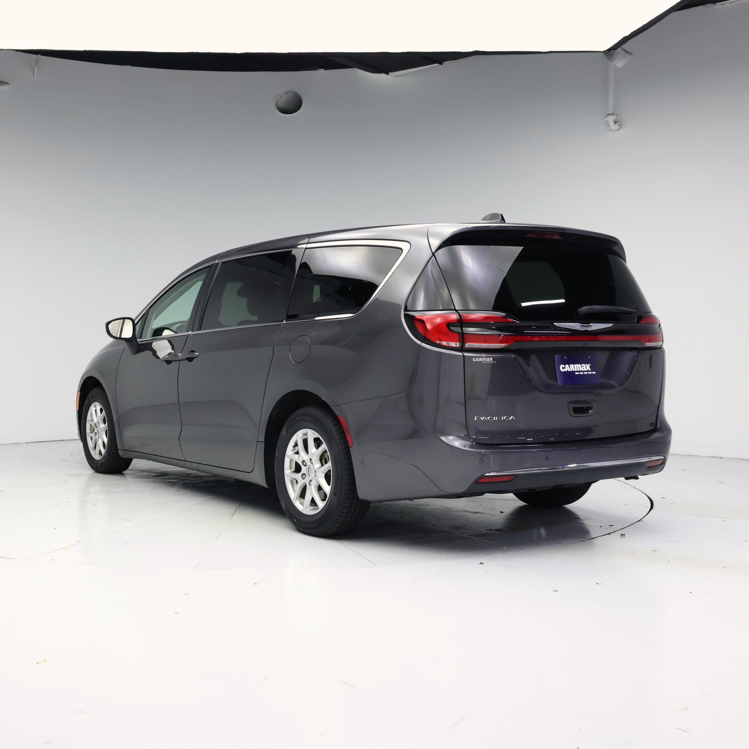 Thumbnail: 2023 Chrysler Pacifica - 2