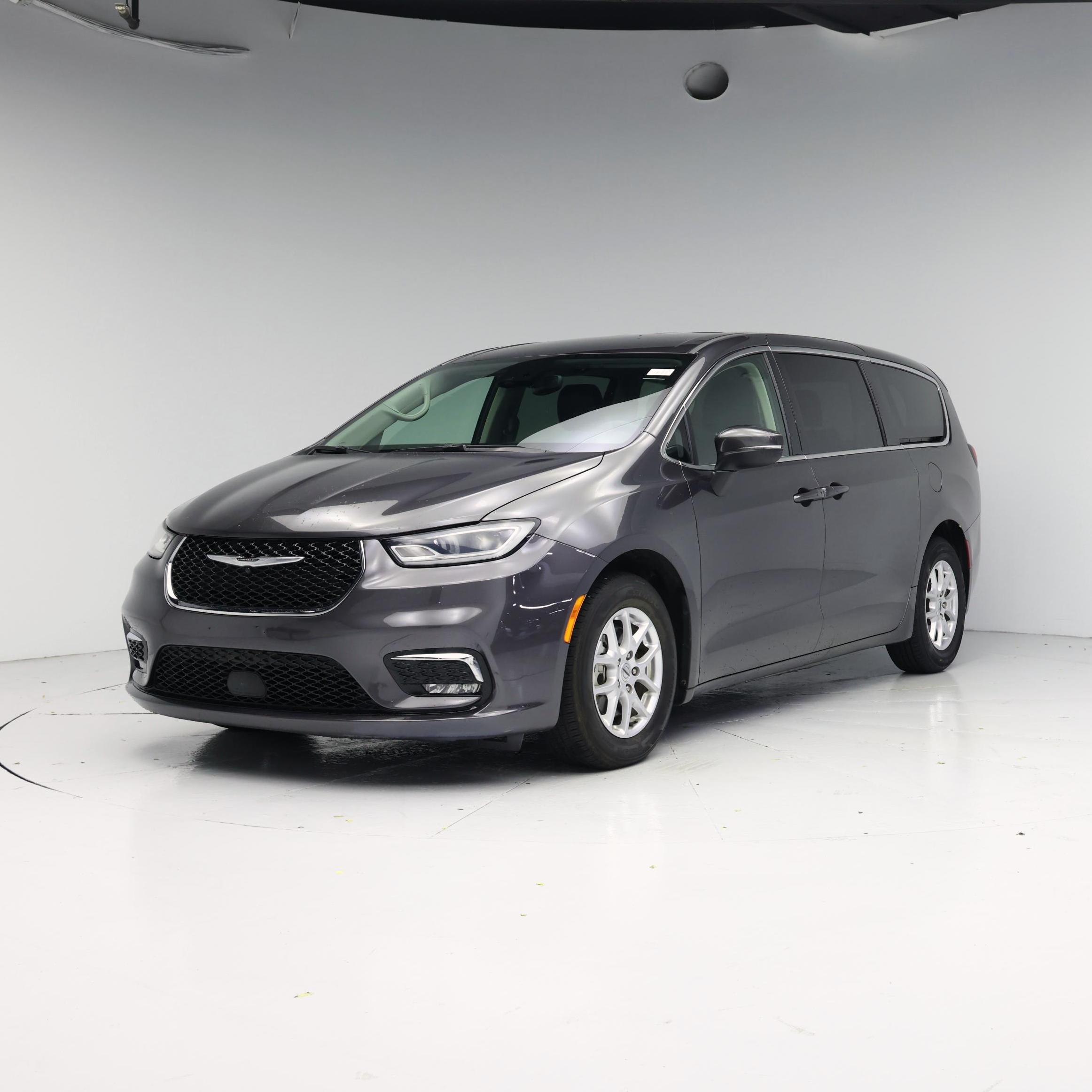 Thumbnail: 2023 Chrysler Pacifica - 4