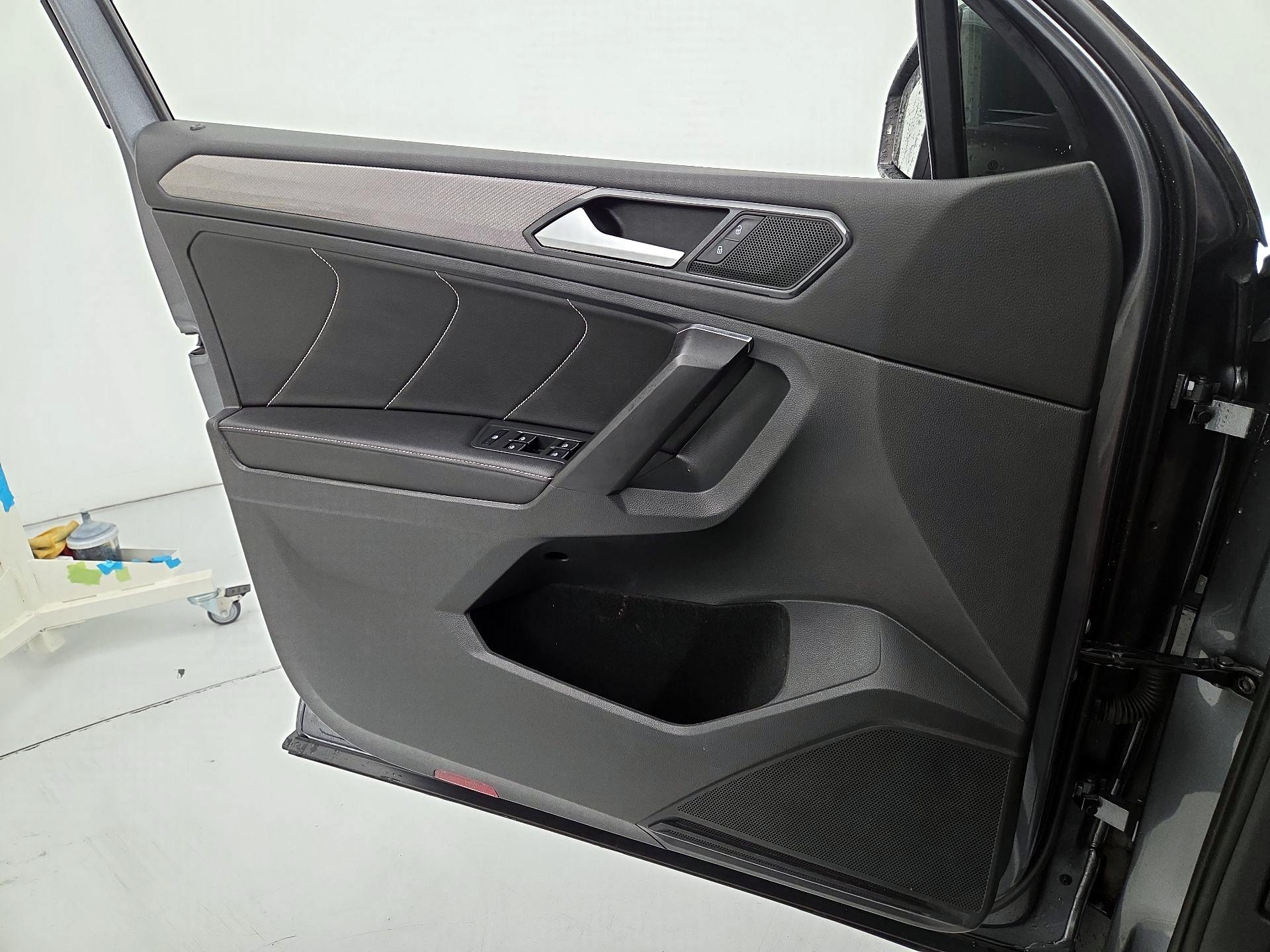 Thumbnail: 2022 Volkswagen Tiguan - 12