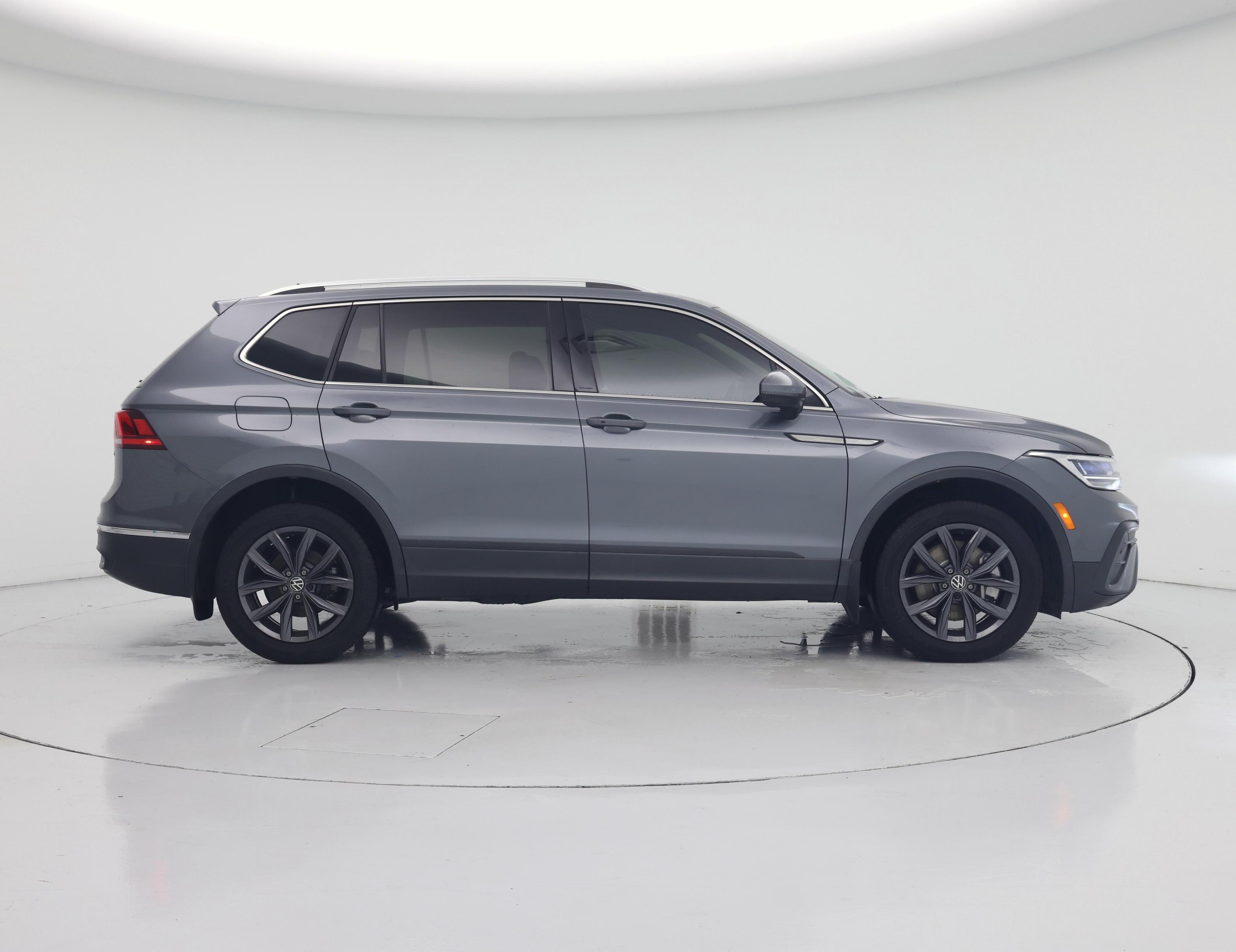 Thumbnail: 2022 Volkswagen Tiguan - 7