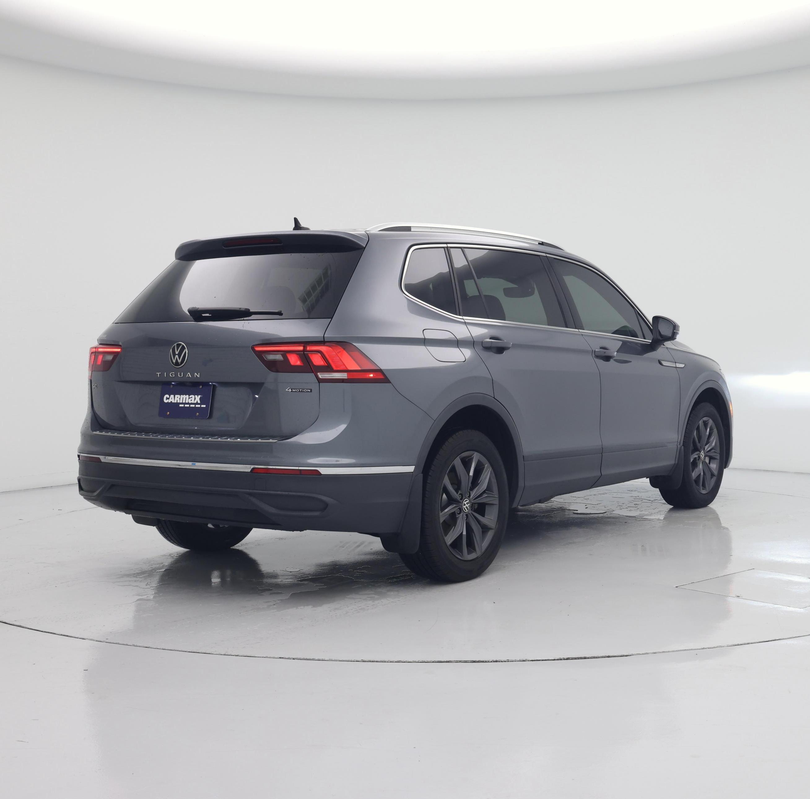 Thumbnail: 2022 Volkswagen Tiguan - 8