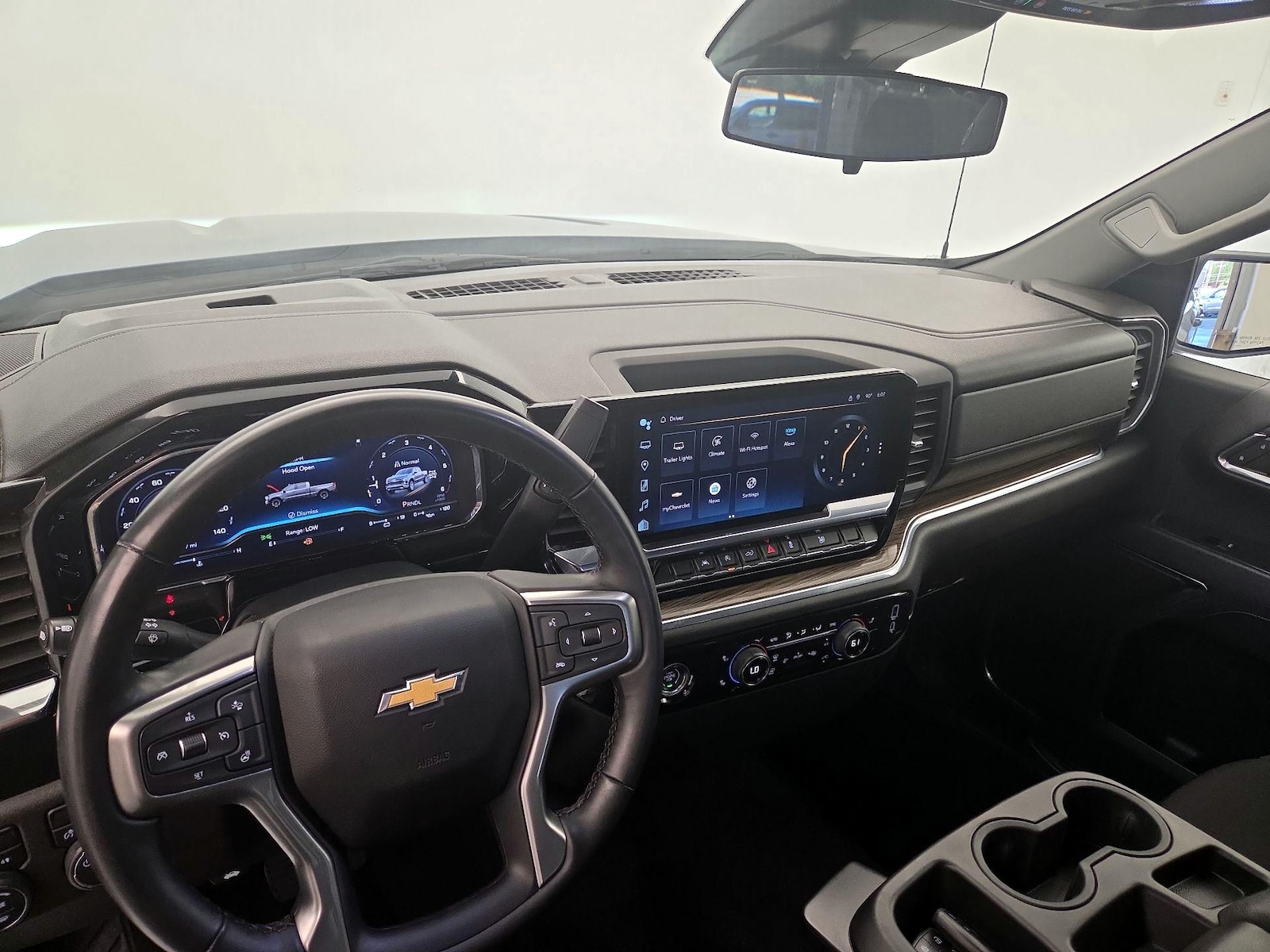 2024 Chevrolet Silverado 1500 LT - Photo 10