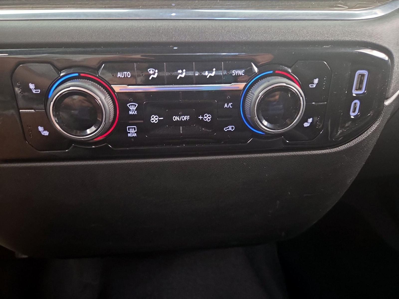 2024 Chevrolet Silverado 1500 LT - Photo 17