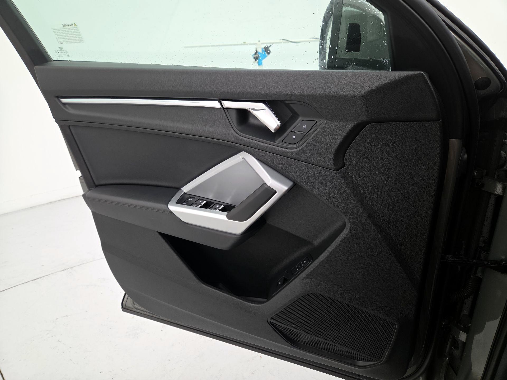 Thumbnail: 2022 Audi Q3 - 12