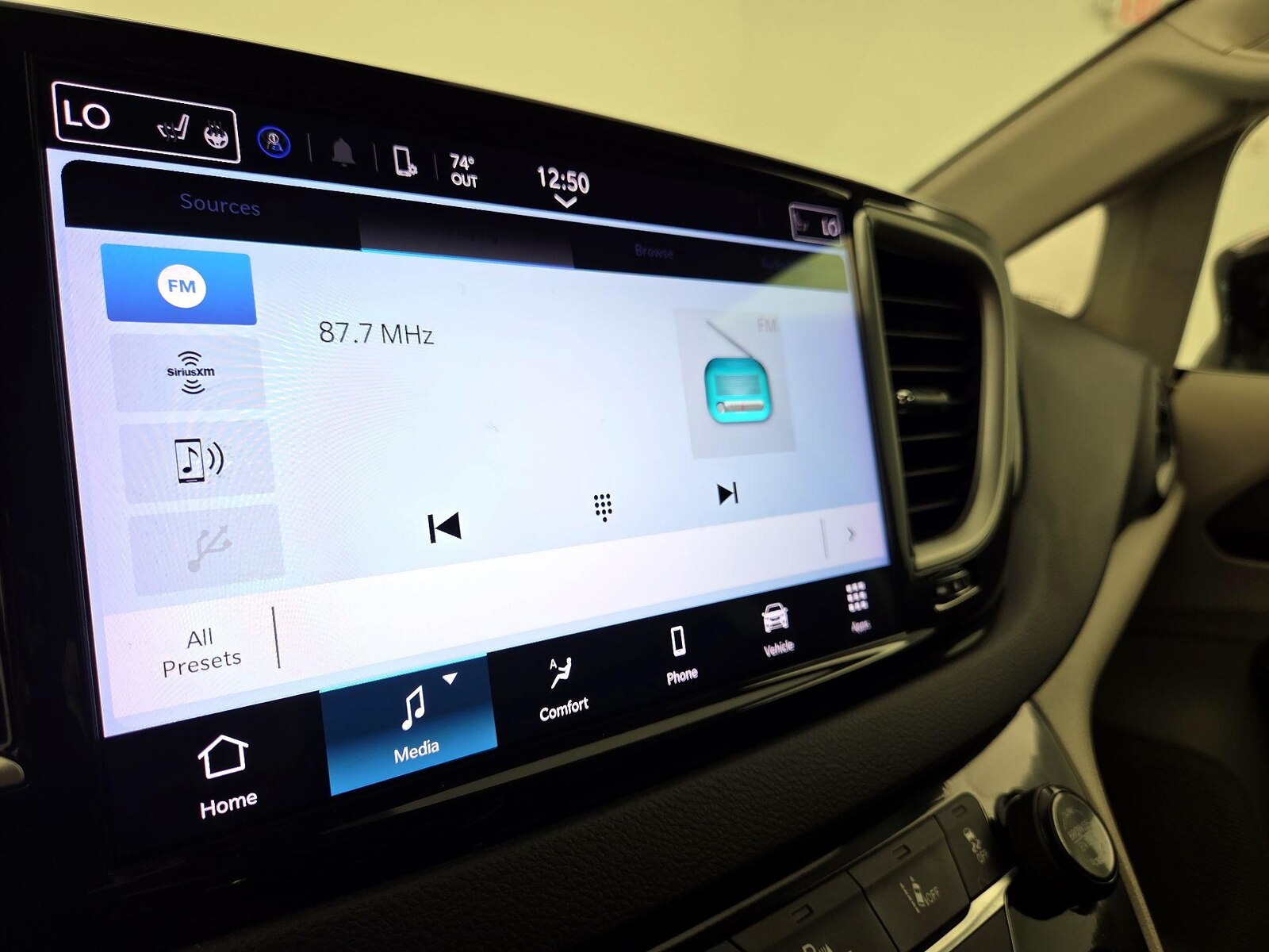 2024 Chrysler Pacifica Touring L - Photo 16