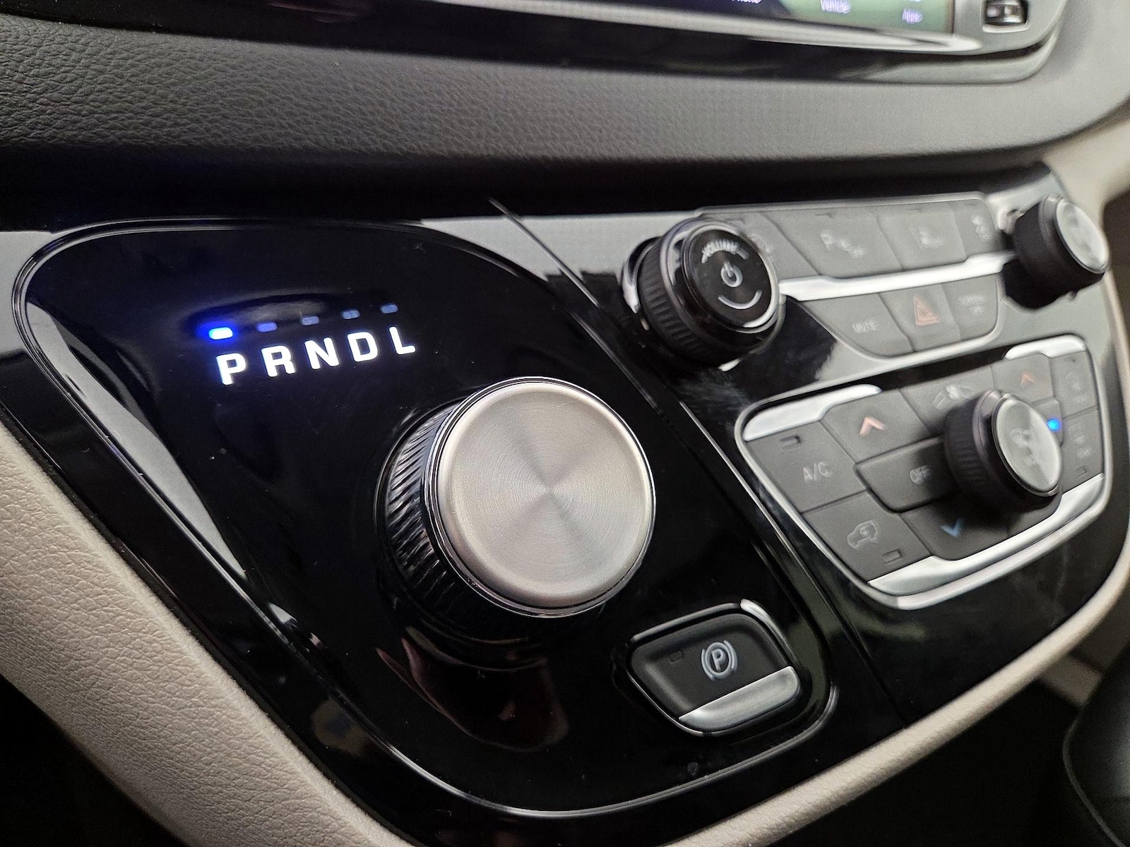 2024 Chrysler Pacifica Touring L - Photo 18